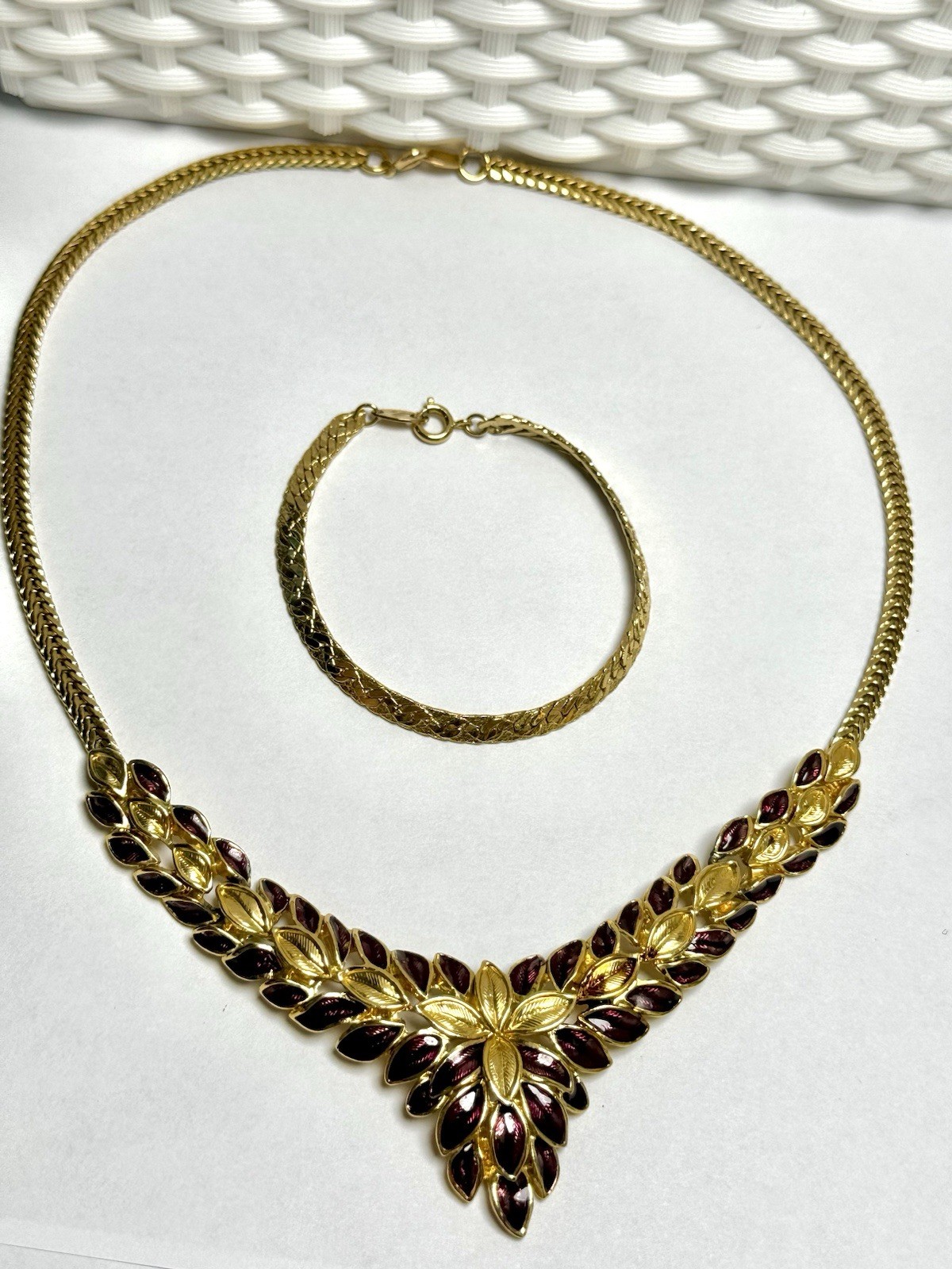 TRIFARI TM GOLD-TONE FINISH AMETHYST ENAMEL FLORAL CASCADING NECKLACE PENDANT