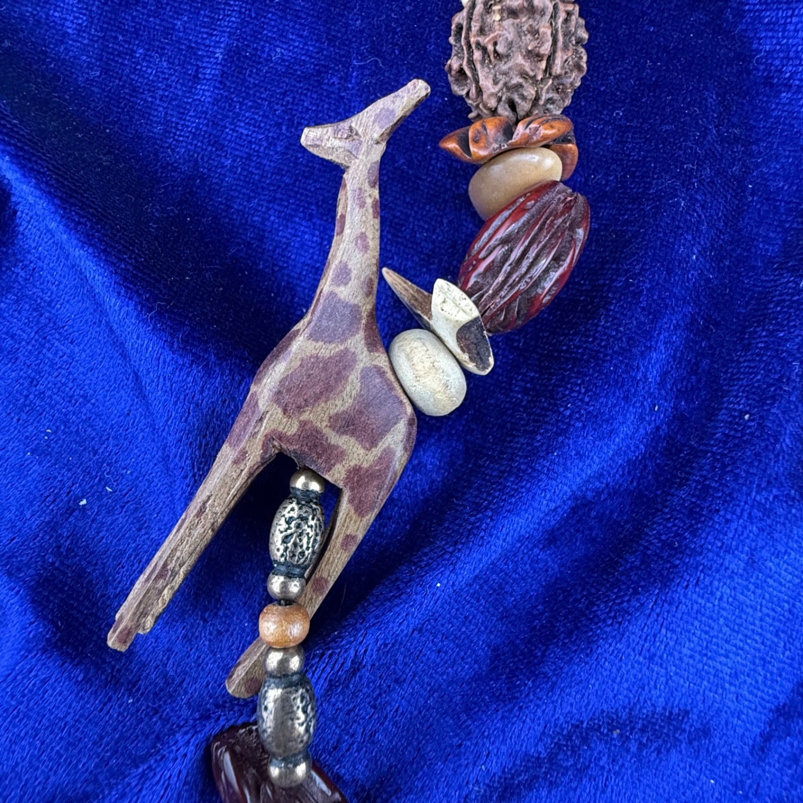 Vintage Wood Carved Necklace Safari Jungle Giraffe Elephant Lion 36”