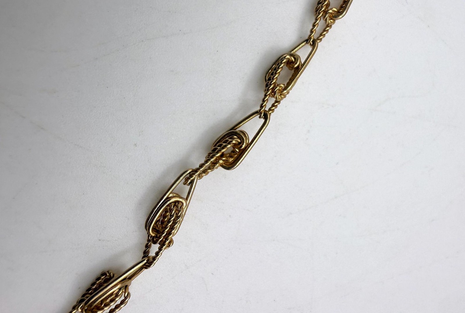 Vintage twisted rope knot link gold tone chain short necklace choker 14 1/2 inch