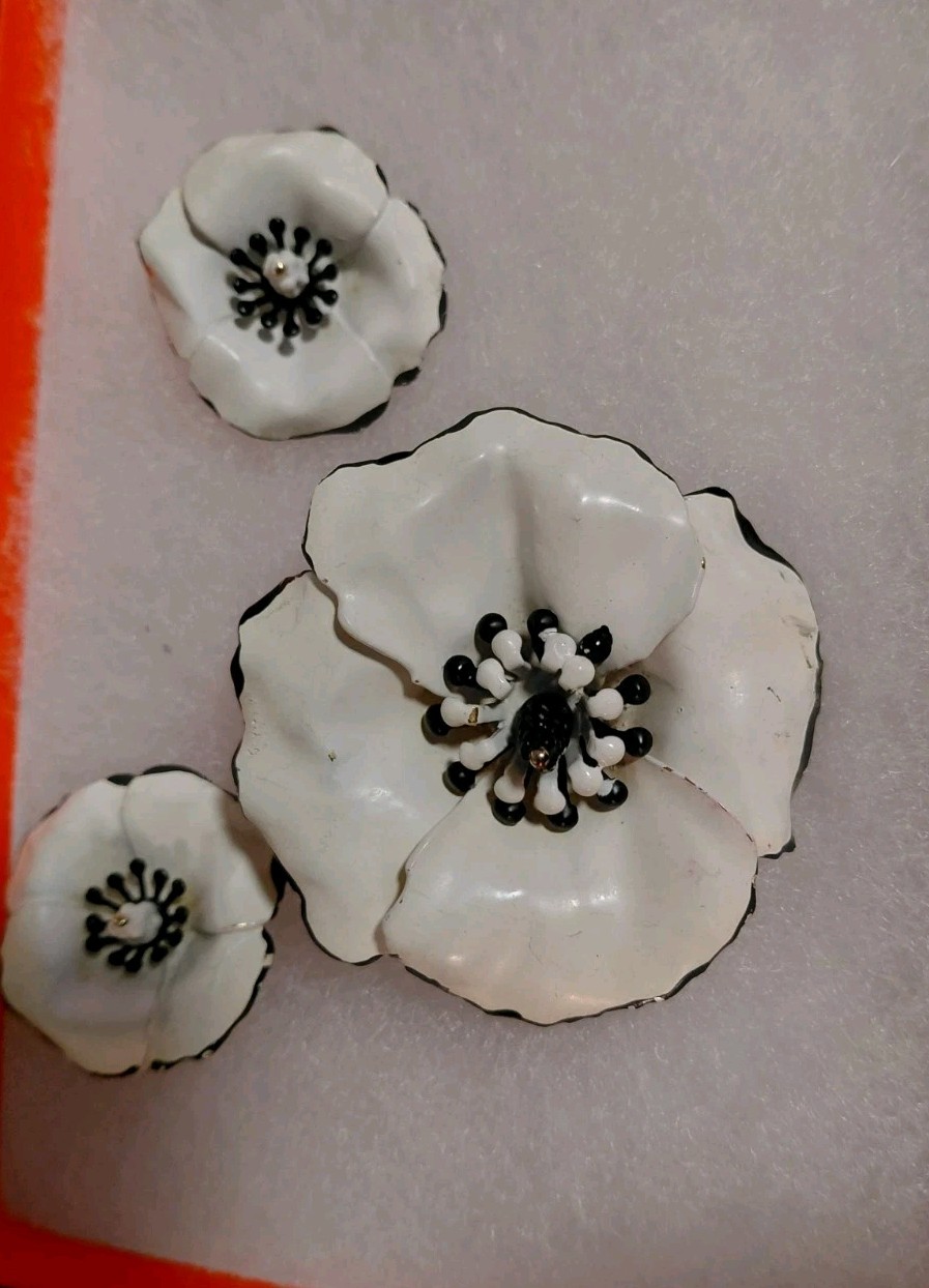 Vintage Signed ART Brooch White Black Peony Enamel Flower &Clip Earring 60 era