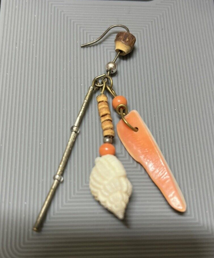 Sea SHELLS vintage Hook EARRINGS pierced long dangle handmade