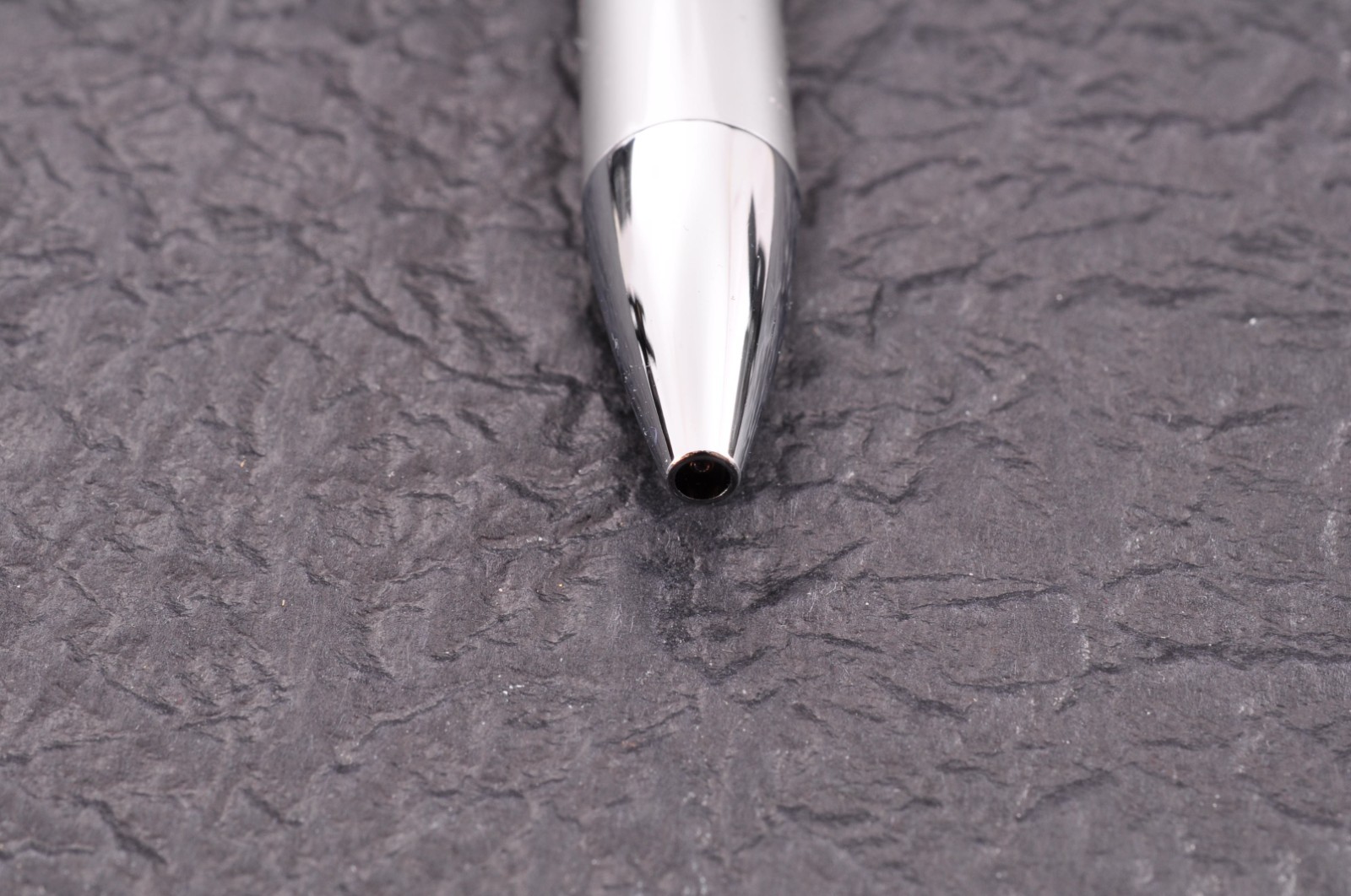 Near mint Japan brand “MIKIMOTO” Akoya pearl Ballpoint pen and pass case Gift.