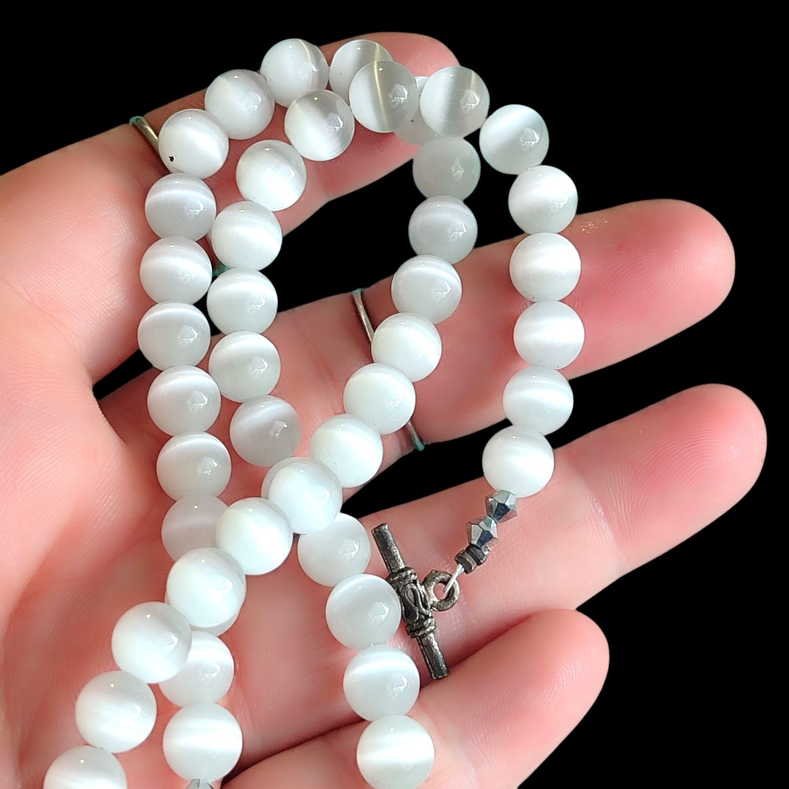 White Cats Eye Glass Bead Beaded Collar Necklace 17.5in VTG Silver Plated