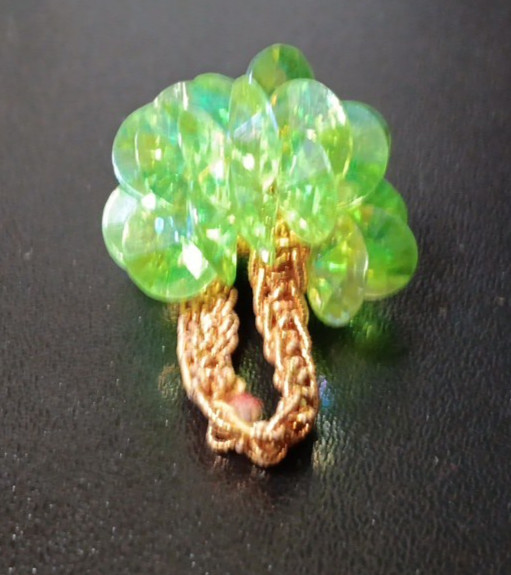 Vintage MCM Green Iridescent Stretch Band Ring 1970s