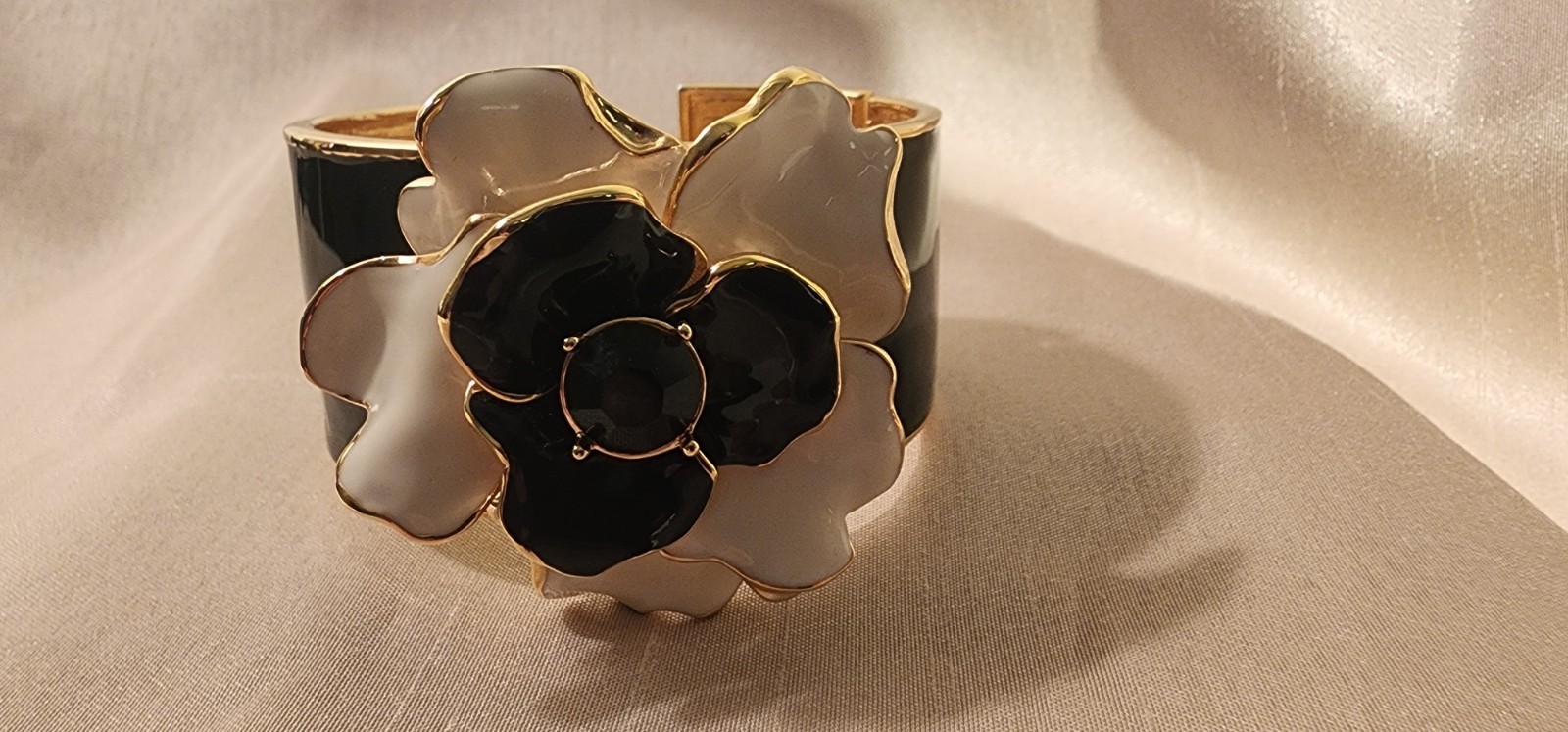KJL Kenneth Jay Lane Flower Hinged Black & White Enamel & Rhinestone Bracelet
