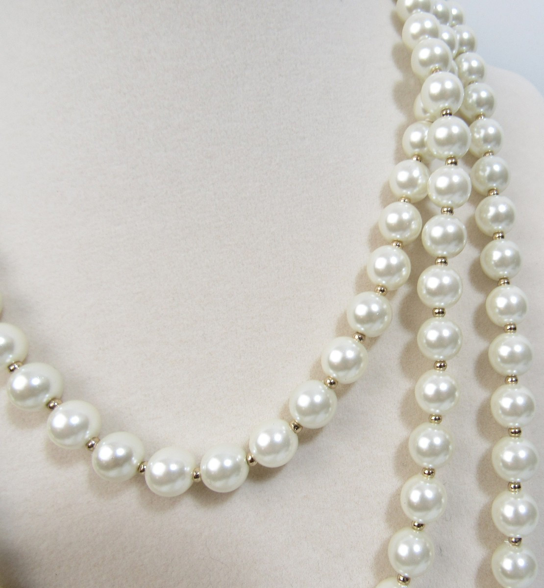 ANNE KLEIN Off White Faux Pearl And Gold Bead Necklace Lion Tag 60″