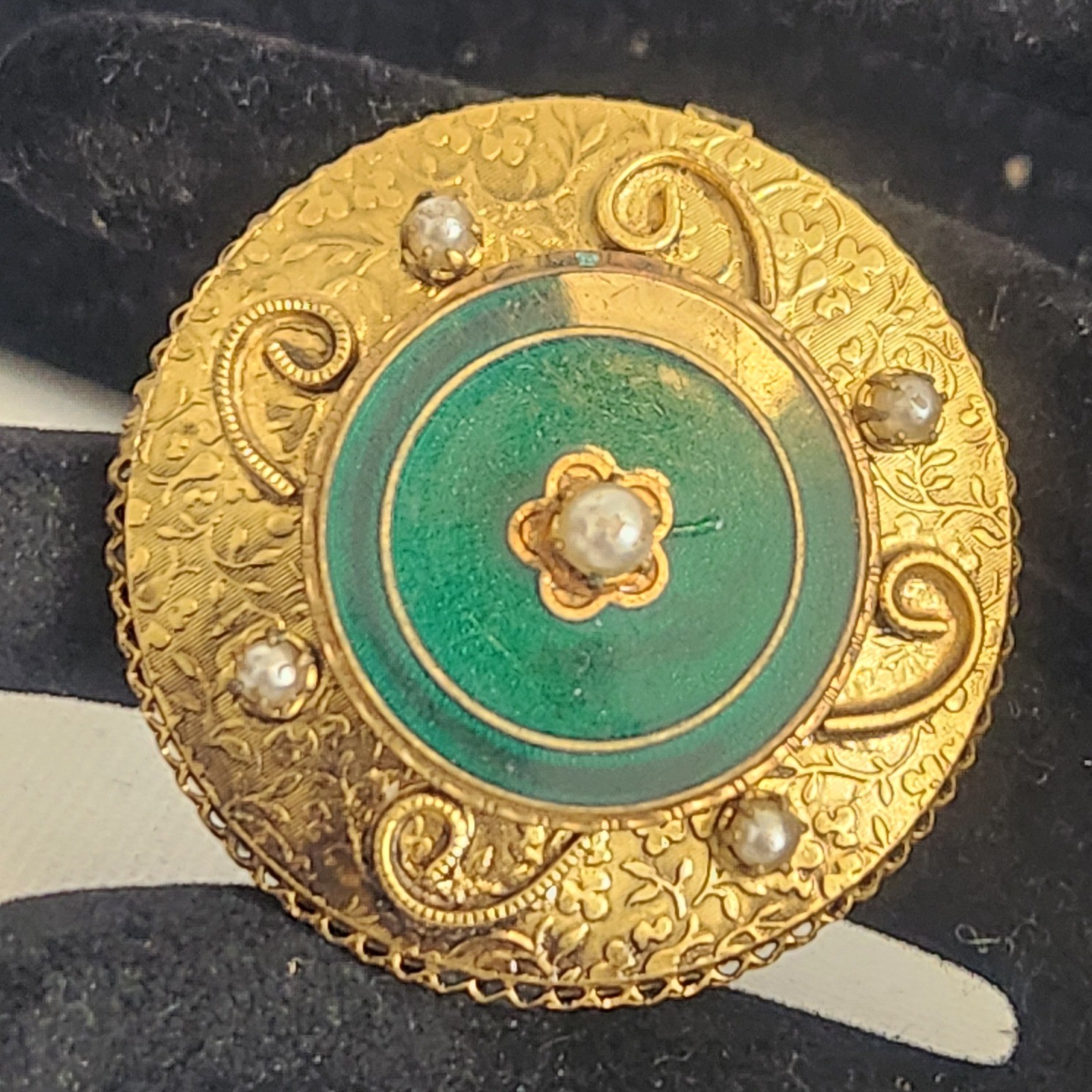 Antique Victorian Style Gold Tone Green Enamel Seed Pearl Round Floral pendant