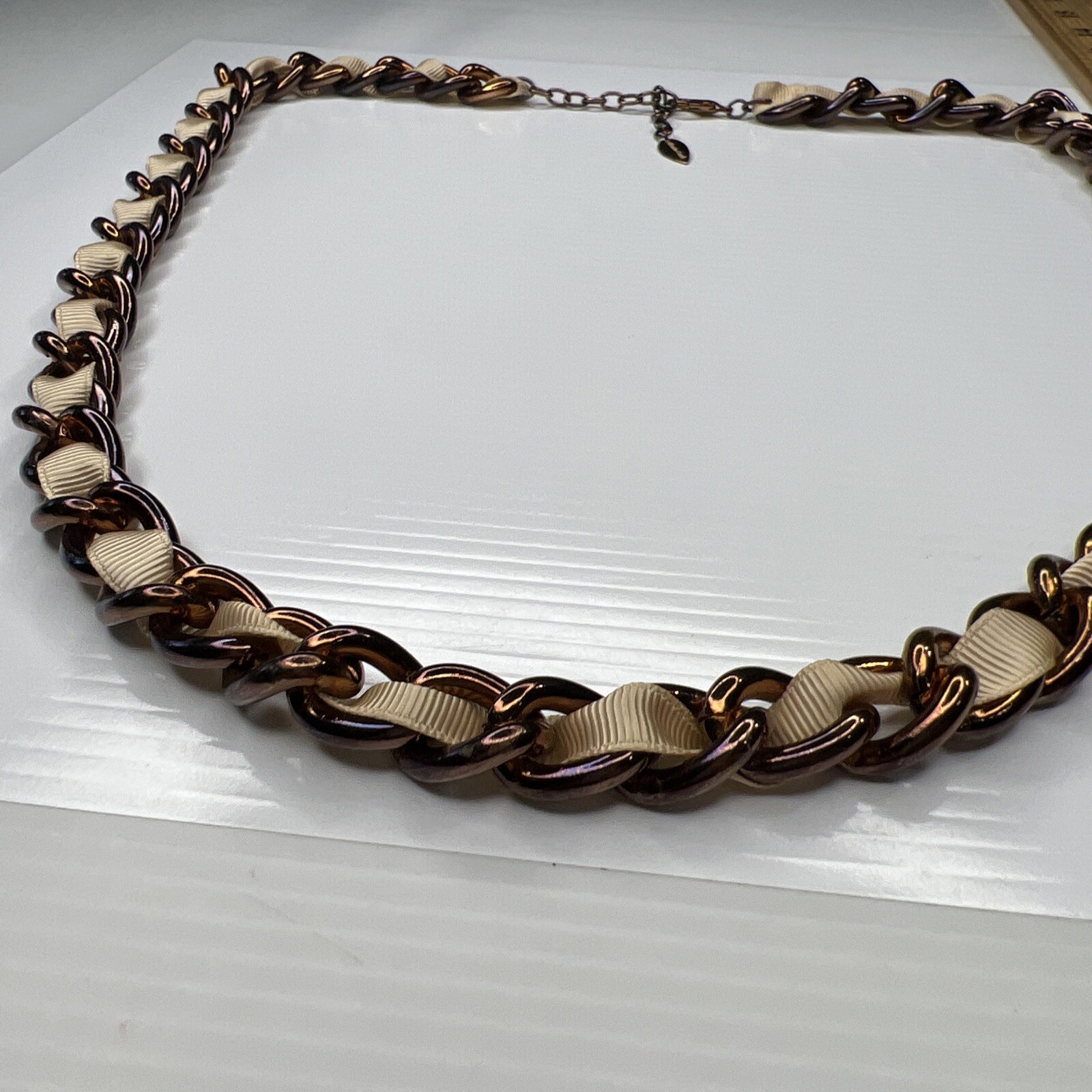 H1 Coldwater Creek Brass Bronze Tone Woven Beige Fabric Retro Wrapped Chain 32″