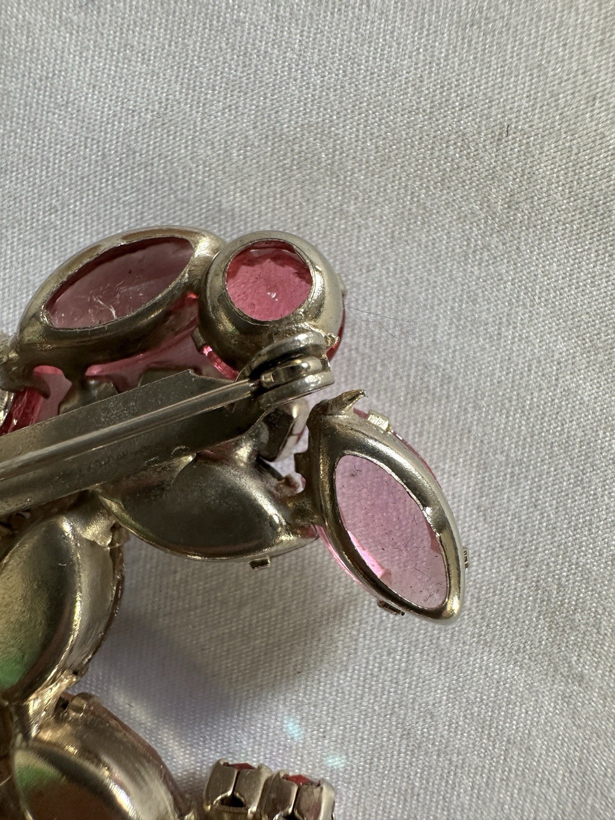 vintage DeLizza & Elster (Juliana) pink and aurora borealis rhinestone brooch
