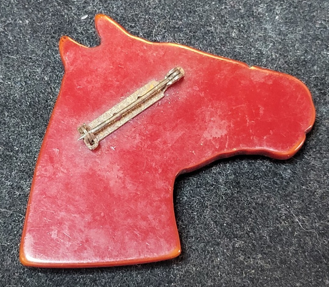 Vintage Carved Bakelite Redish Brown Yellow Eye Horse Head Brooch Pin