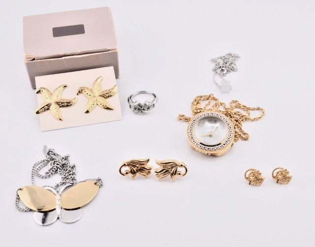 7 Piece Avon Jewelry Lot – Vintage – 3 Necklaces, 3 Pair Earrings, Ring
