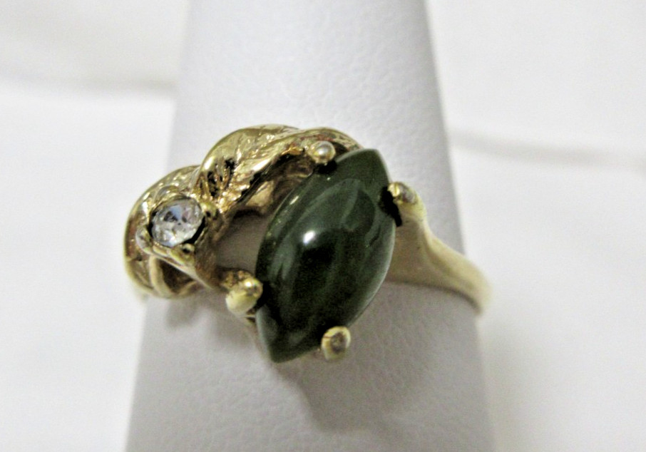 Vintage 18k HGE Jade and Cubic Zirconia Ring Size 6 3/4