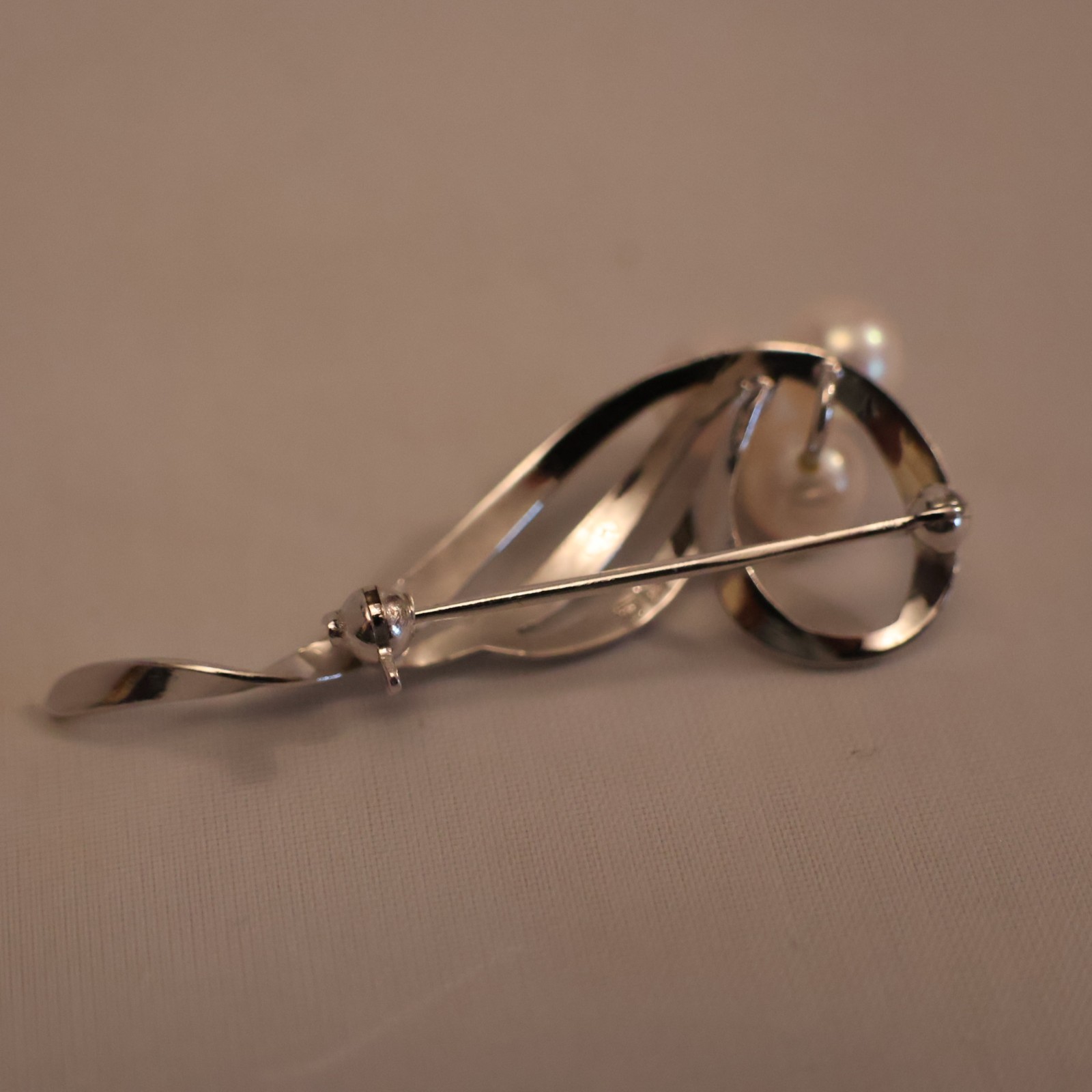 Mikimoto Akoyo Pearl and Sterling Pin/Brooch – Classic