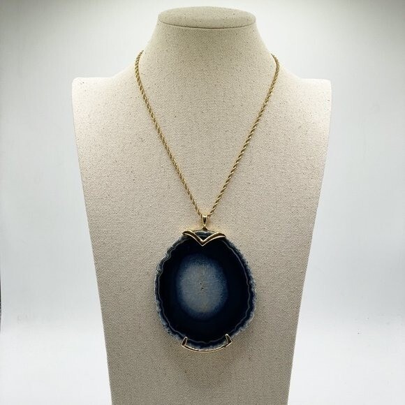 Kenneth Lane Vintage 70s Large Blue Agate Geode Slice Gold Tone Pendant Necklace