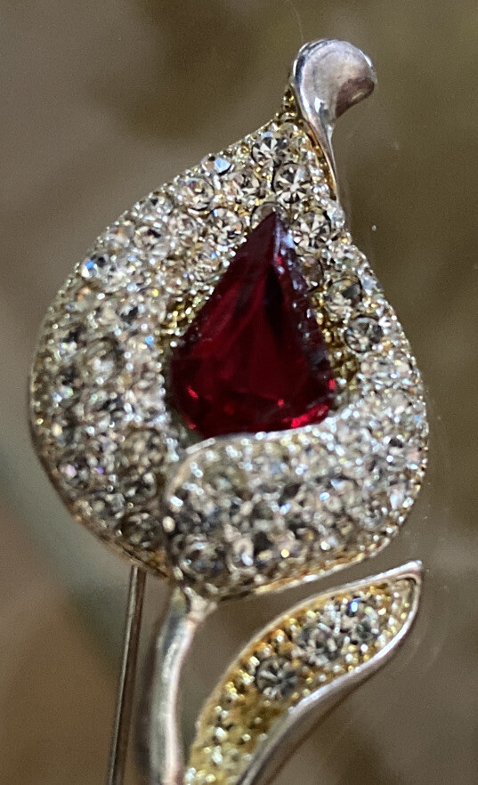 Vintage SP WLIND Silver plated Crystal Rose Bud Pin Stunning!