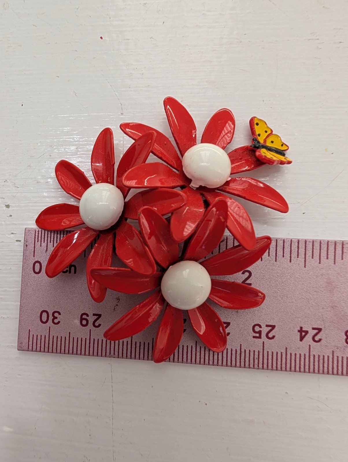 Vintage Red Enamel Daisy Flower Cluster Brooch Retro 1960’s ladybug