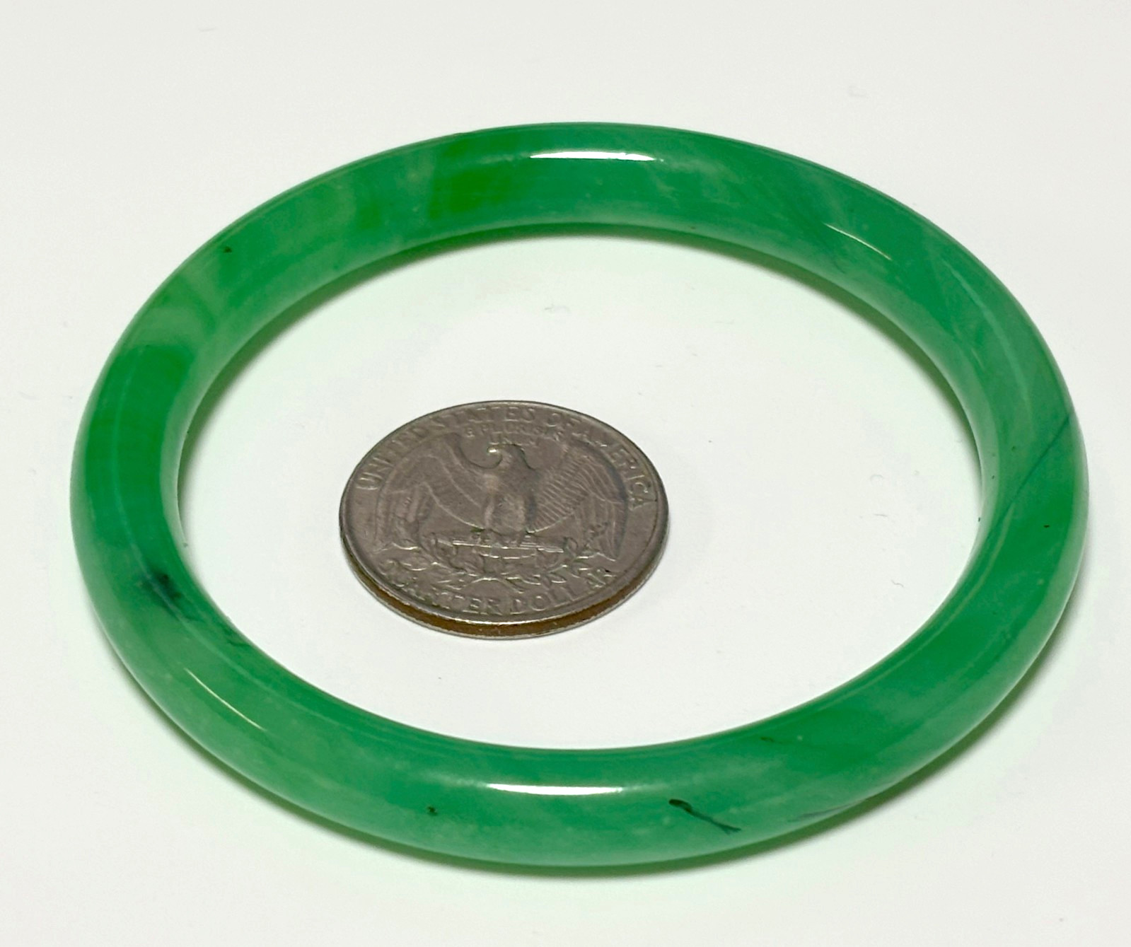 Vintage Faux Jade Green Glass Bangle Bracelet ~ 7.25in ~ 18.8g