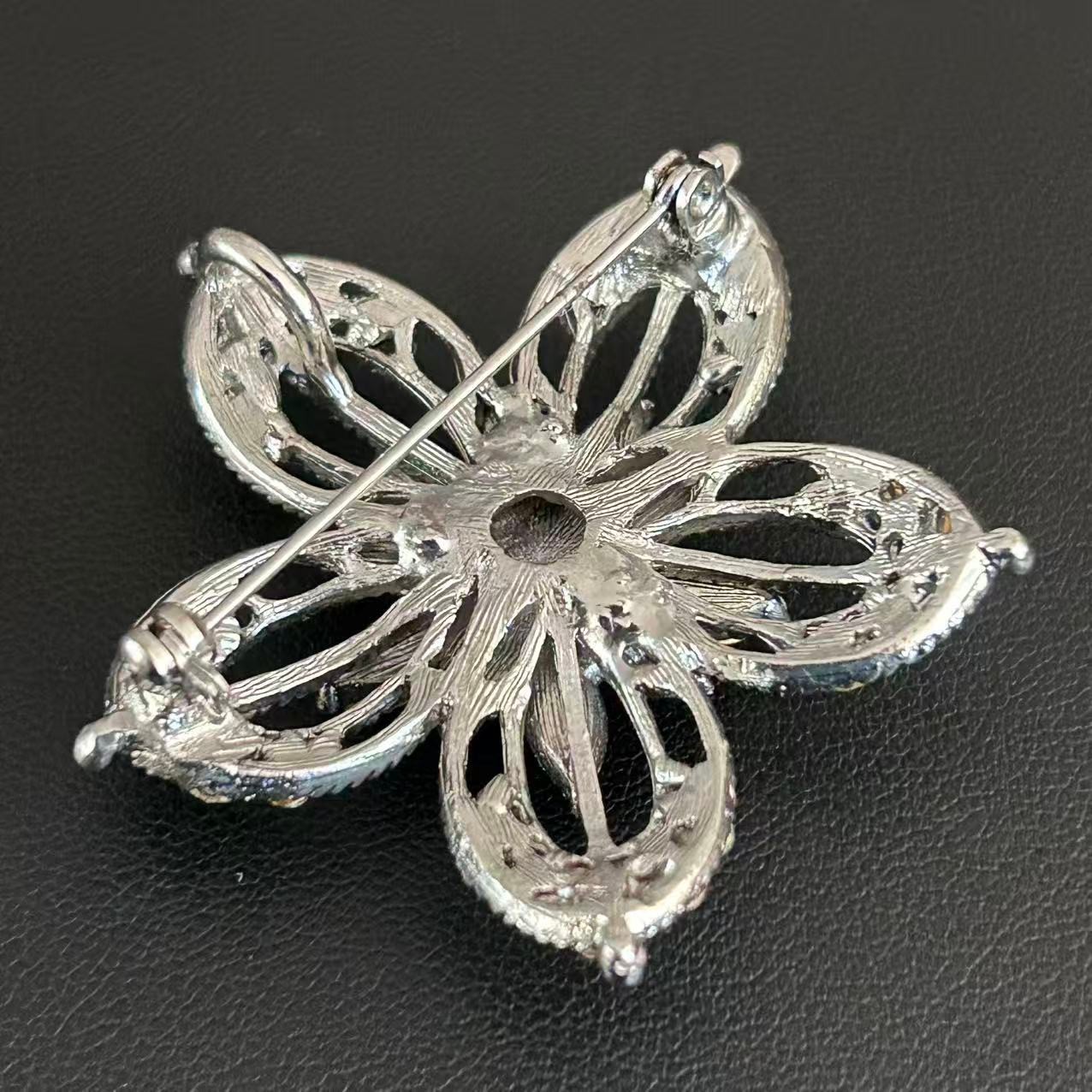 Vintage 1980s Convertible Green Rhinestone Flower Brooch Pendant Silver Tone