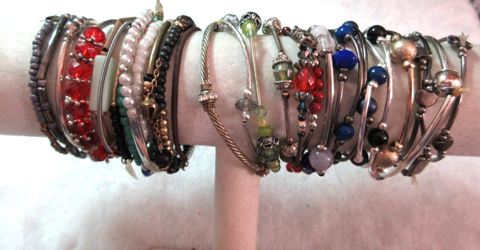 30 Thin Bracelets Silver & Gold Tone Tube Beads Sead Acrylic Crystals Beads B+