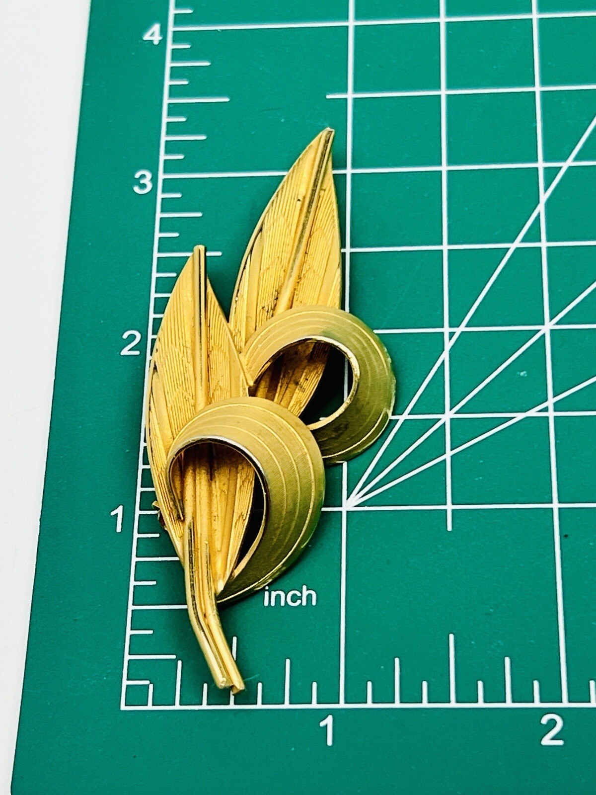 Vintage Brushed Gold Tone 4 Lily Leaf Pin Brooch Textured Nature