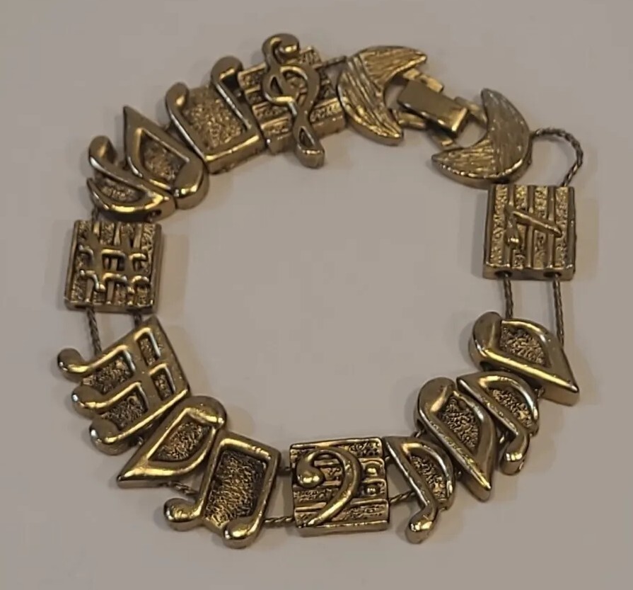 Musical Slider Charm Bracelet Vintage TOFA 1995 BG Signed Gold Tone Treble Notes