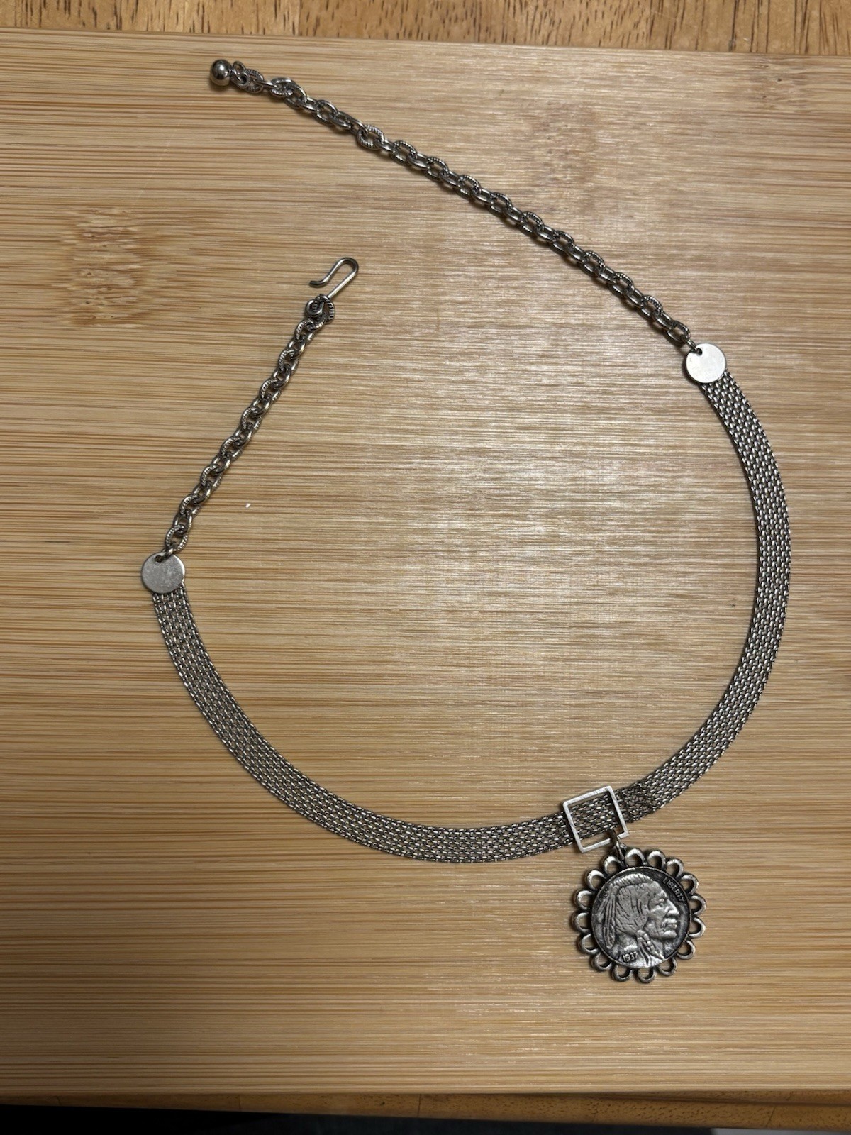 Vintage US Buffalo Nickel Replica Coin Mesh Choker Necklace Pendant. 1913-1938