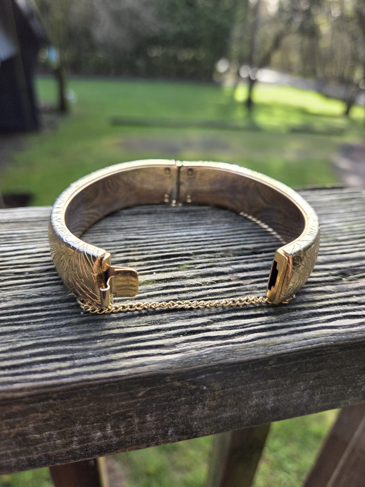 Vintage Floral Hinged Bangle Bracelet Gold Tone Flowers Victorian Style