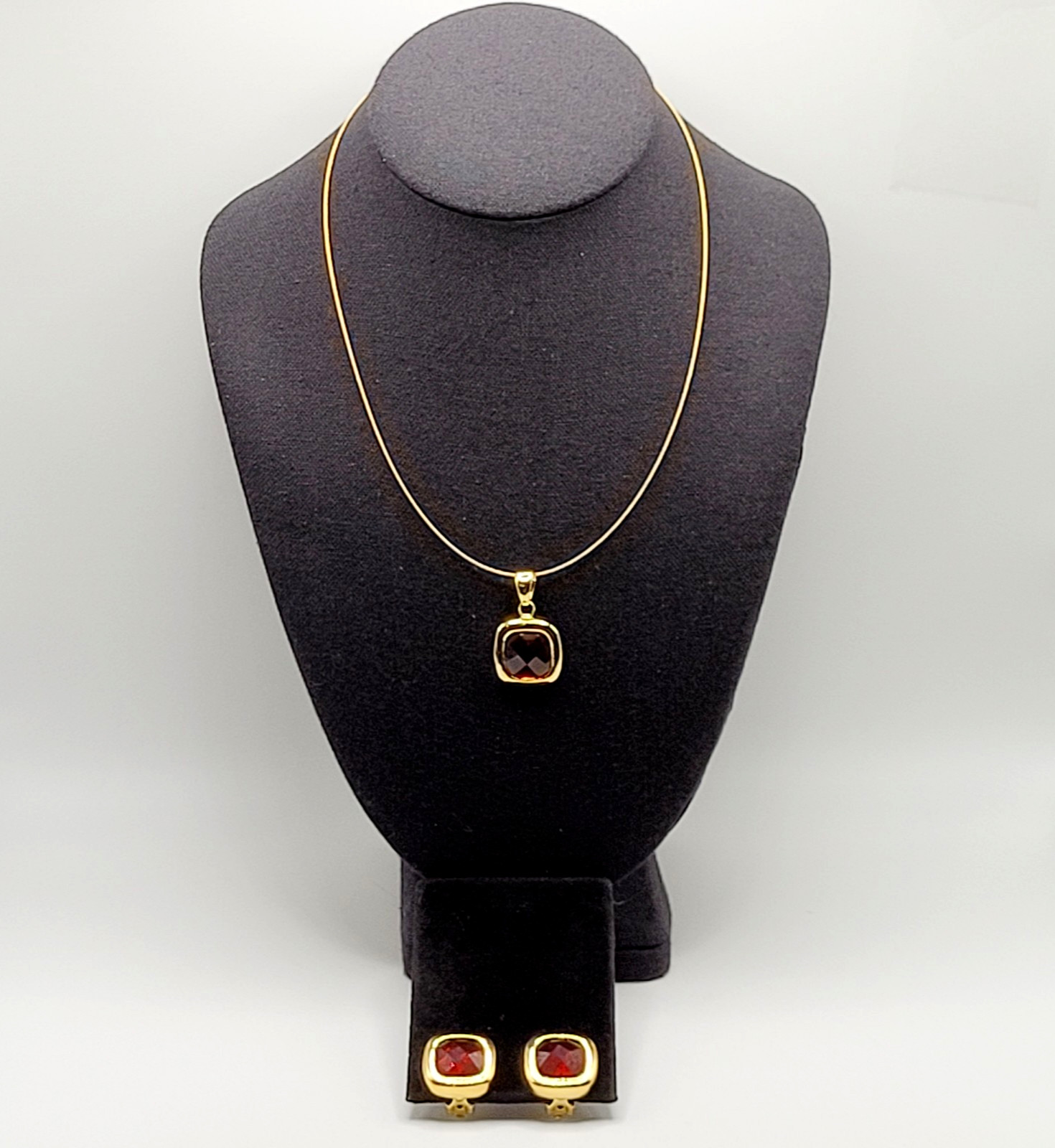 Red Glass Faceted Cushion Cut Bezel Gold Tone Wire Necklace Clip On Earrings Set