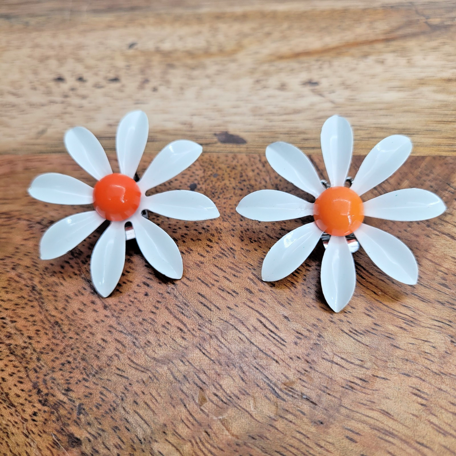 Vintage 1960s Enamel Daisy Clip-On Earrings White Orange Metal Flower Retro Mod