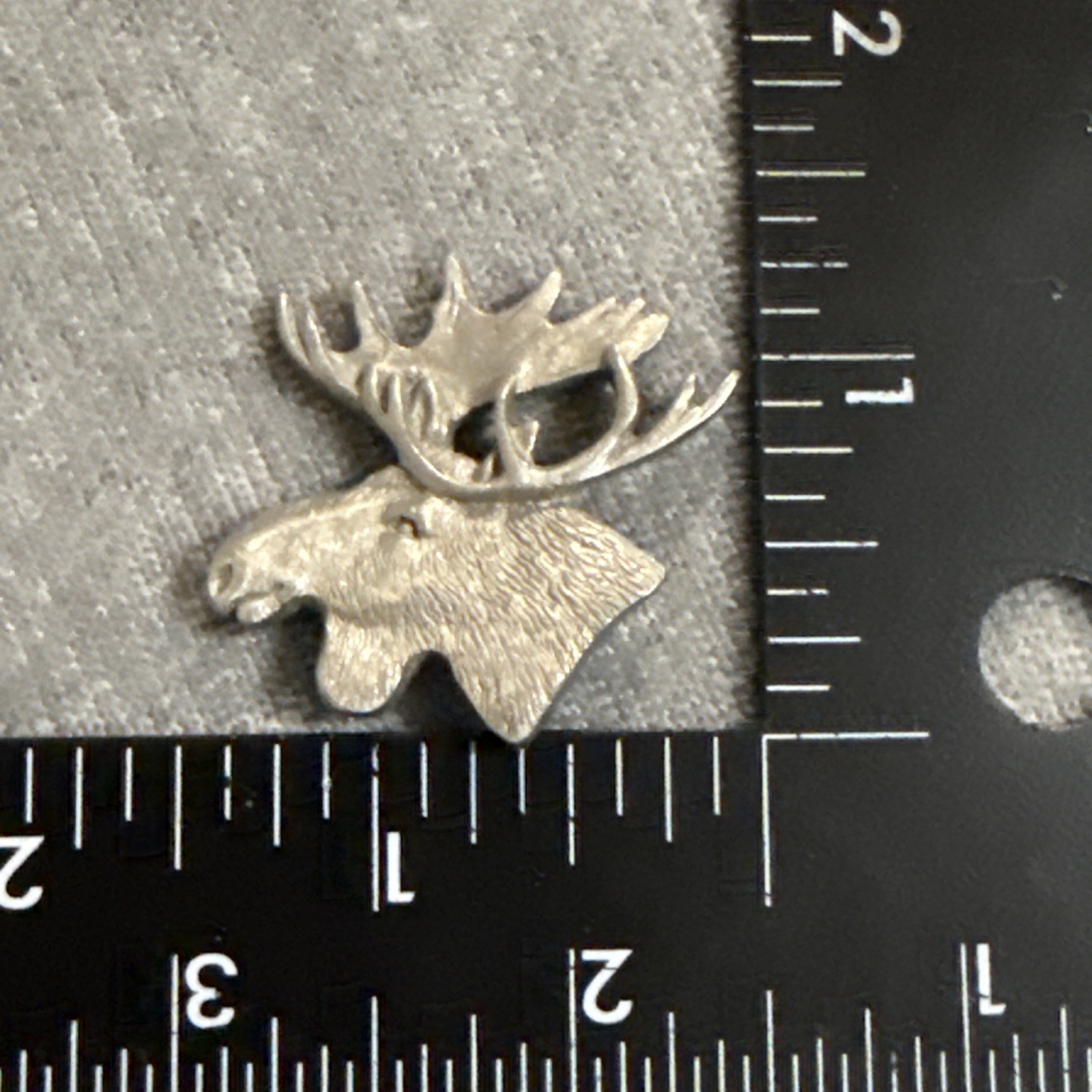 VINTAGE ACE Moose Lapel Hat Pin Brooch Collectable Souvenir Pewter USA