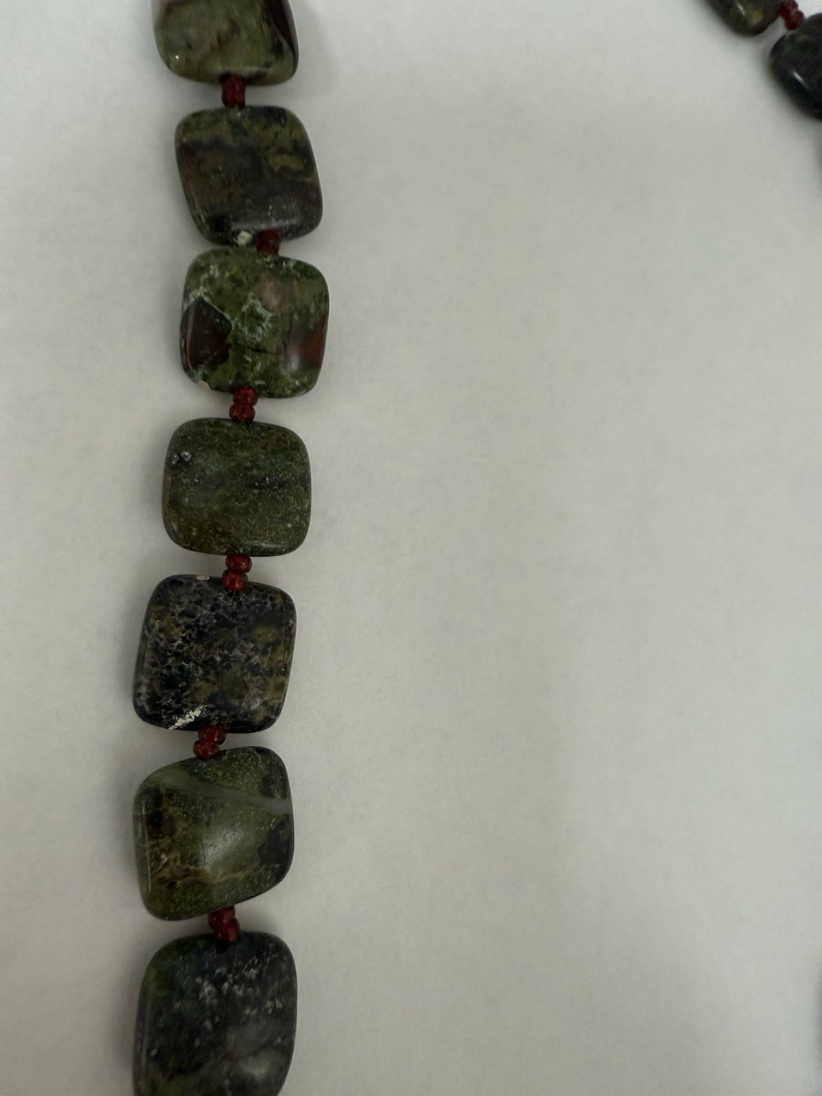 NATURAL JASPER STONES GRAINED SHAPES 10″ LENGTH NECKLACE VTG style timeless