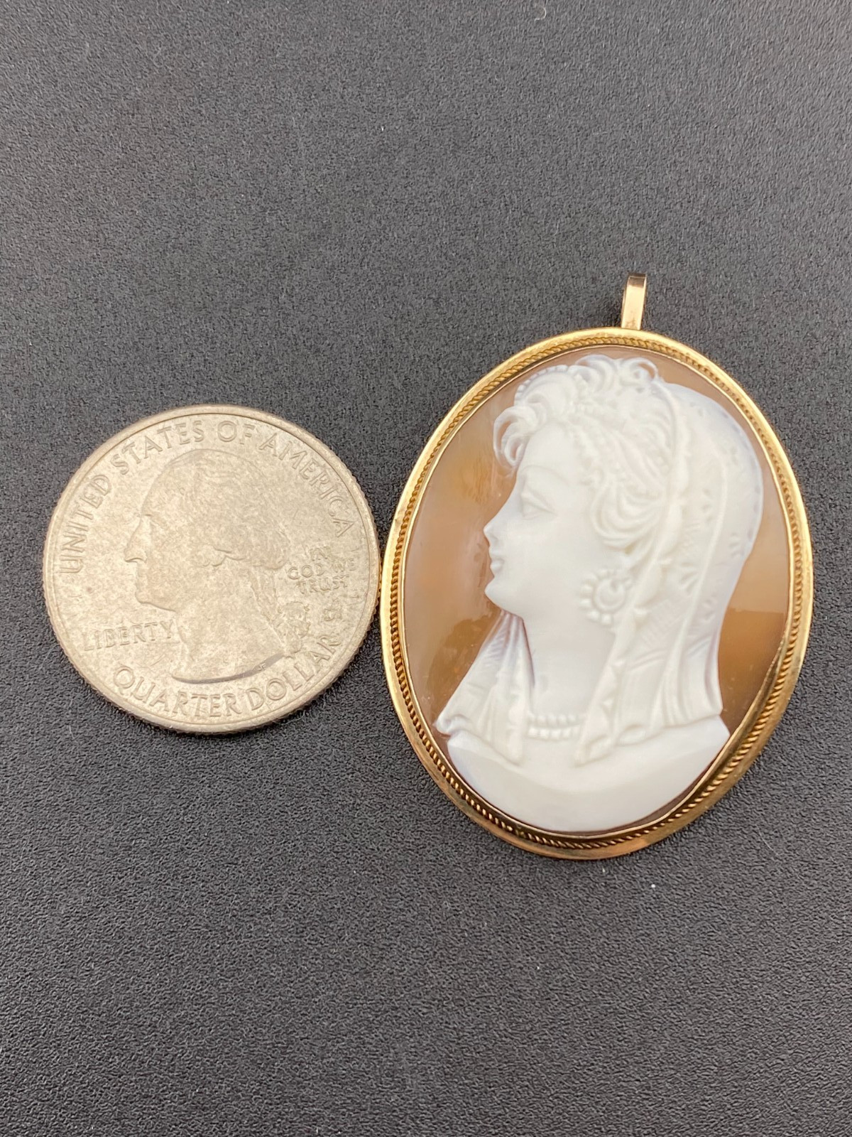 14k Gold Left Facing 1.49″ Hand Carved Cameo Brooch Pin Pendant Authentic 6.7gm