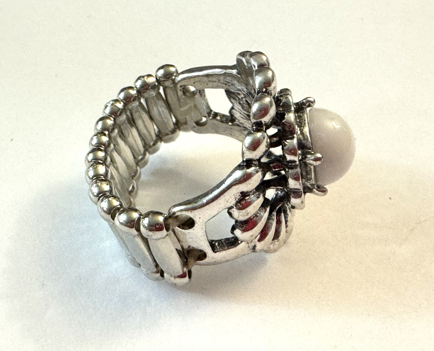 White Cabochon Silver Tone Stretch Band Ring Fashion Cocktail Size 9.5
