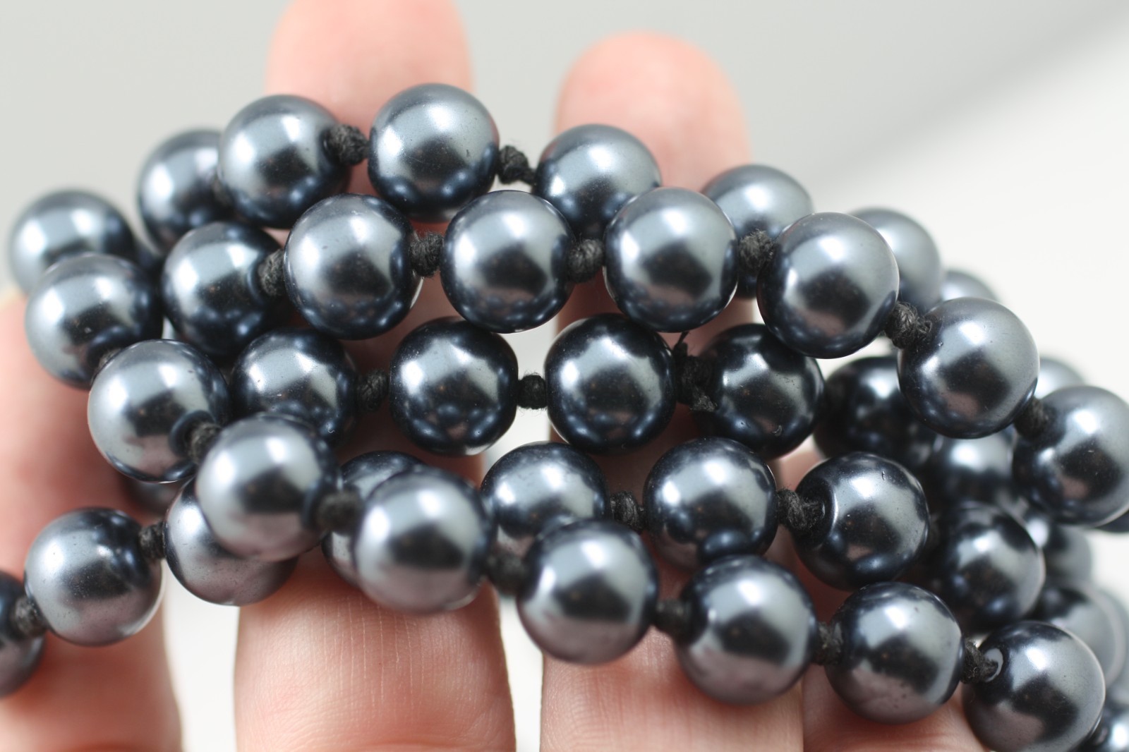 Long 44″ high quality faux 10mm black pearl knotted strand rope necklace