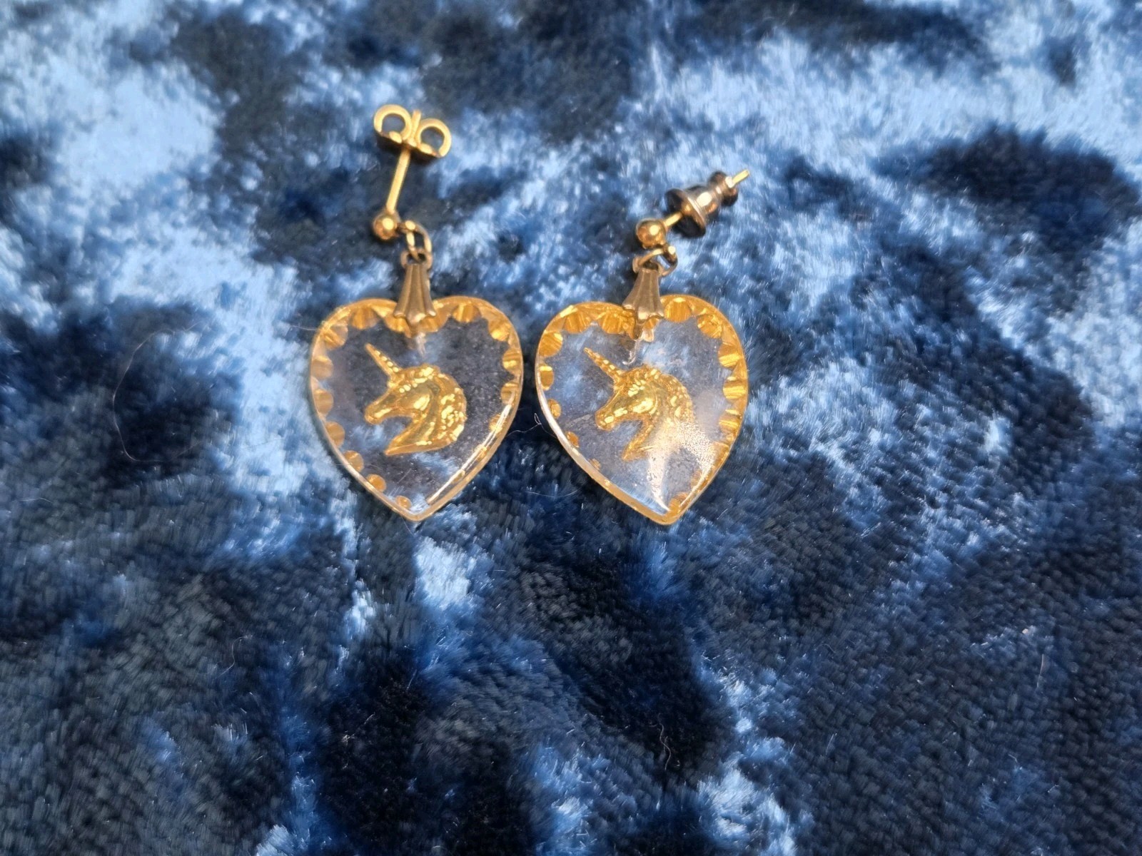 Vintage Unicorn Heart Intaglio Glass Dangle Earrings Gold Tone