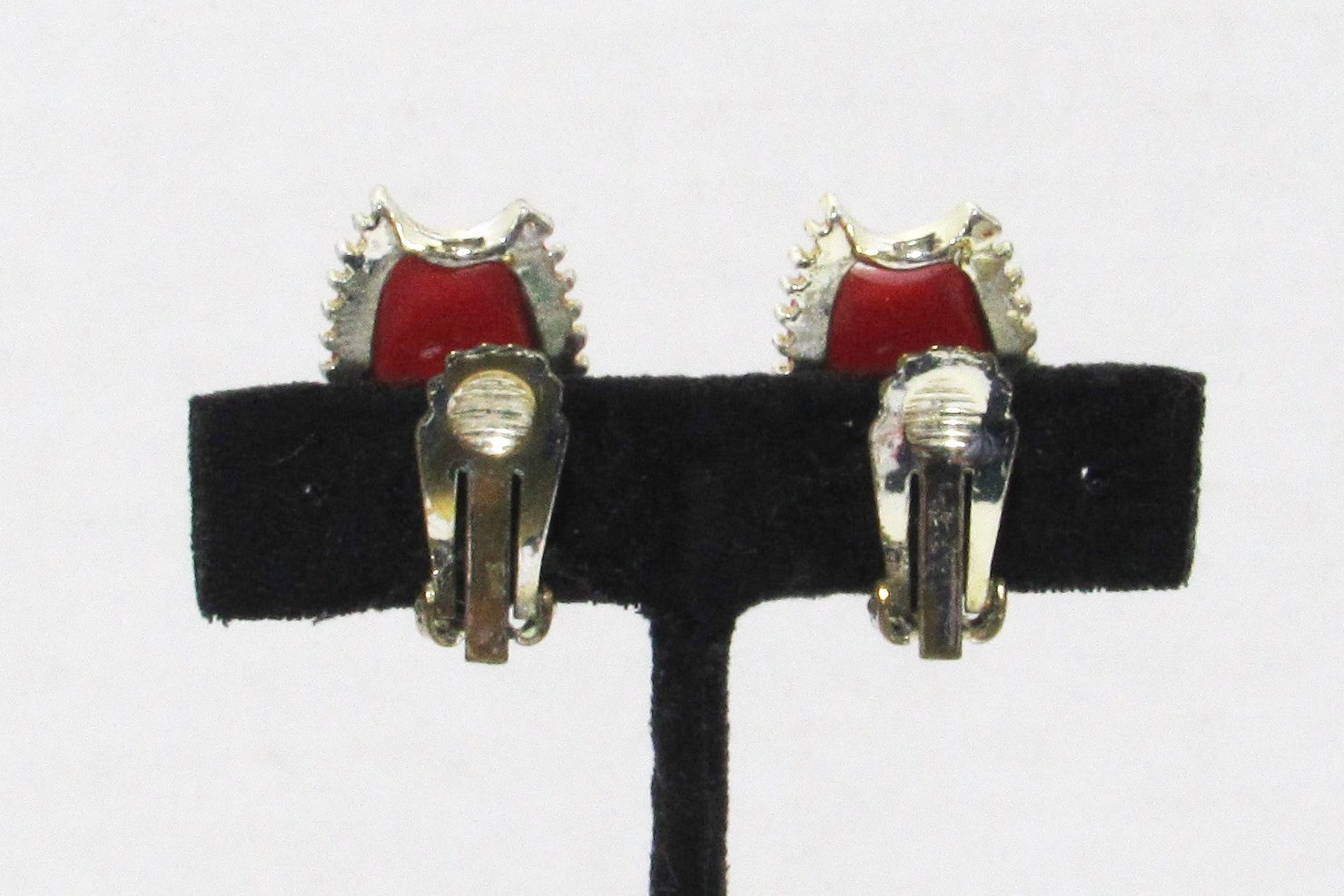 Retro Vintage Red w/Gold Accents Choker Necklace Link Bracelet Clip Earrings Set