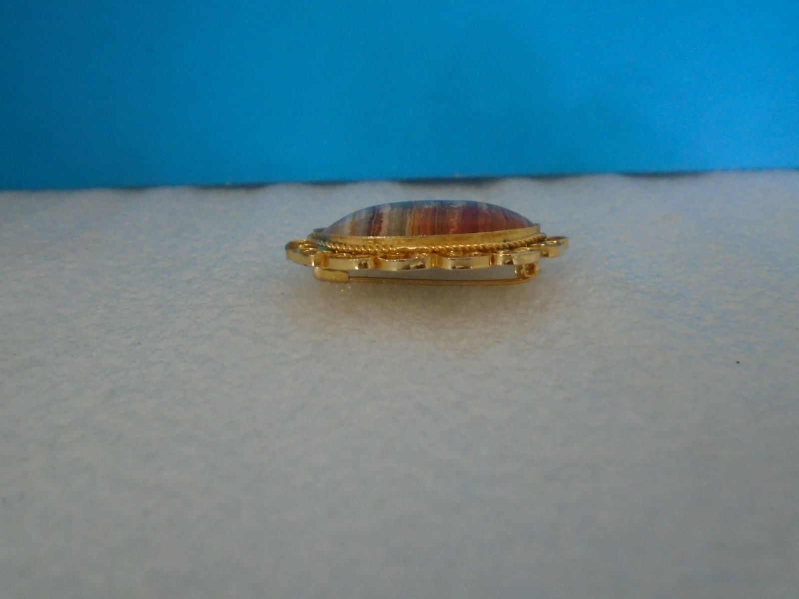 Banded Agate Stone Gold Tone Brooch Pin 1 3/4 Inch
