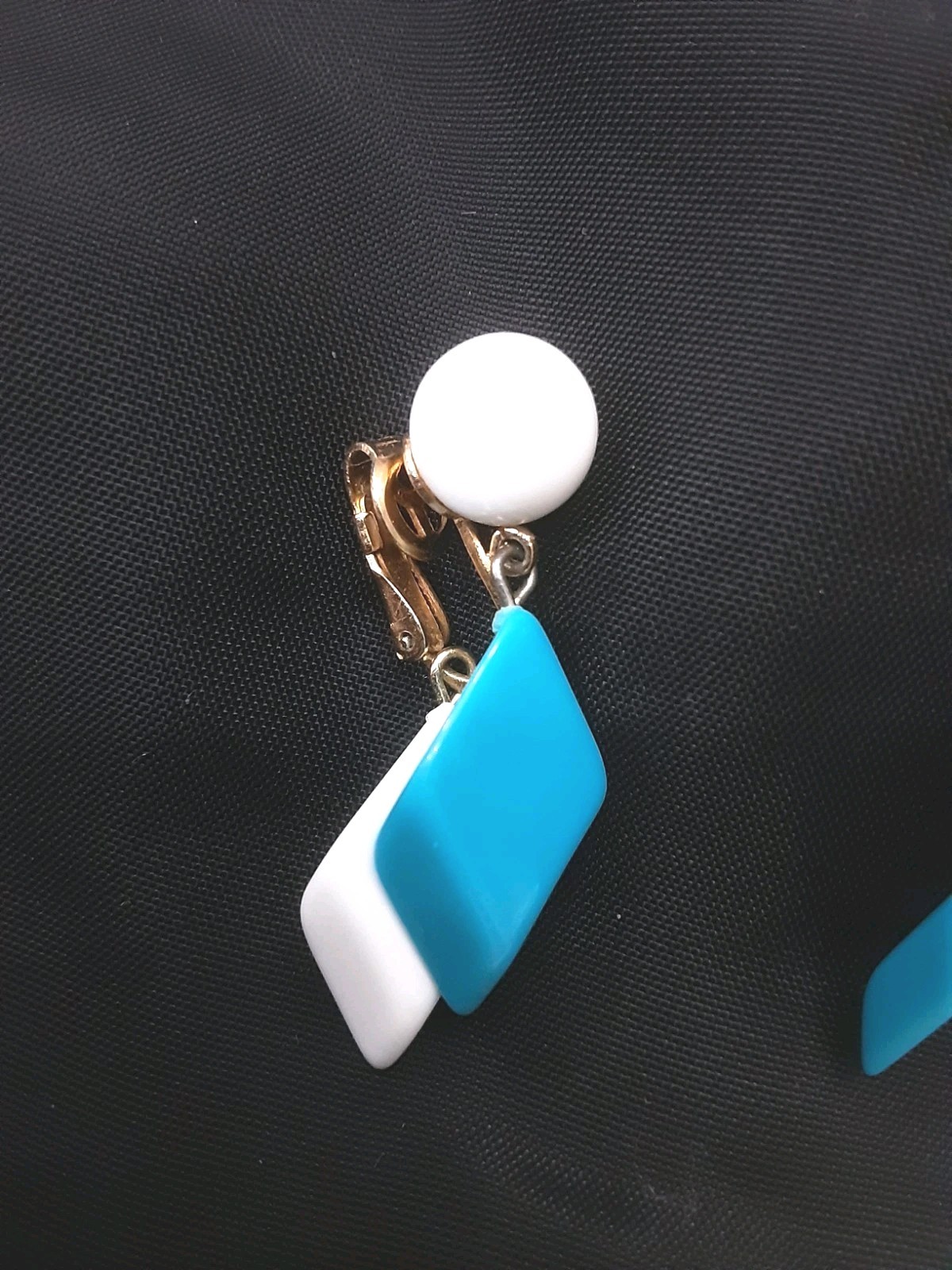 Trifari Earrings Blue White Gold Tone Clip On Very Light Diamond Shape