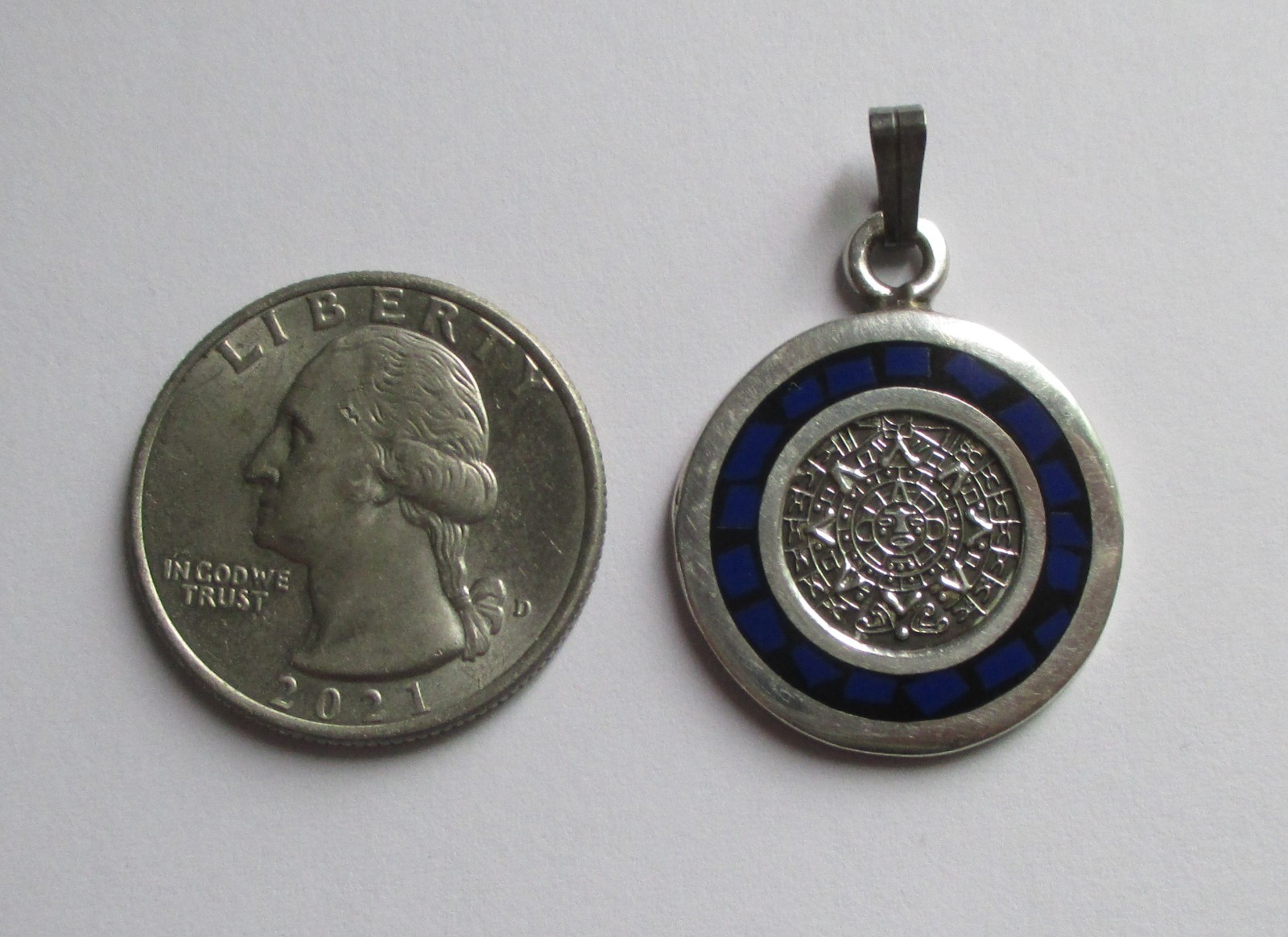 VINTAGE STERLING SILVER ENAMEL INLAY MEXICO AZTEC MAYAN CALENDAR PENDANT CHARM