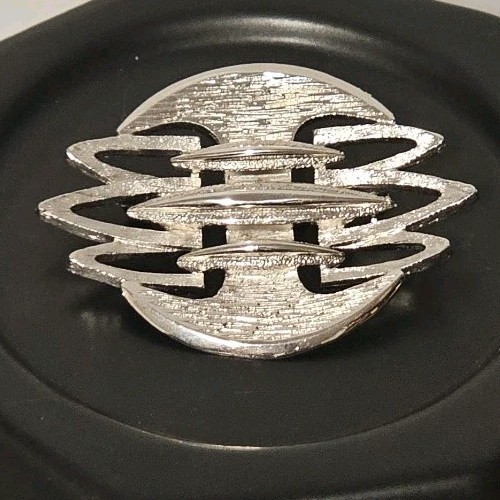 VTG CORO MCM Modernist Brutalist Silver Tone Brooch 2″ x 1.5″ Geometric Textured