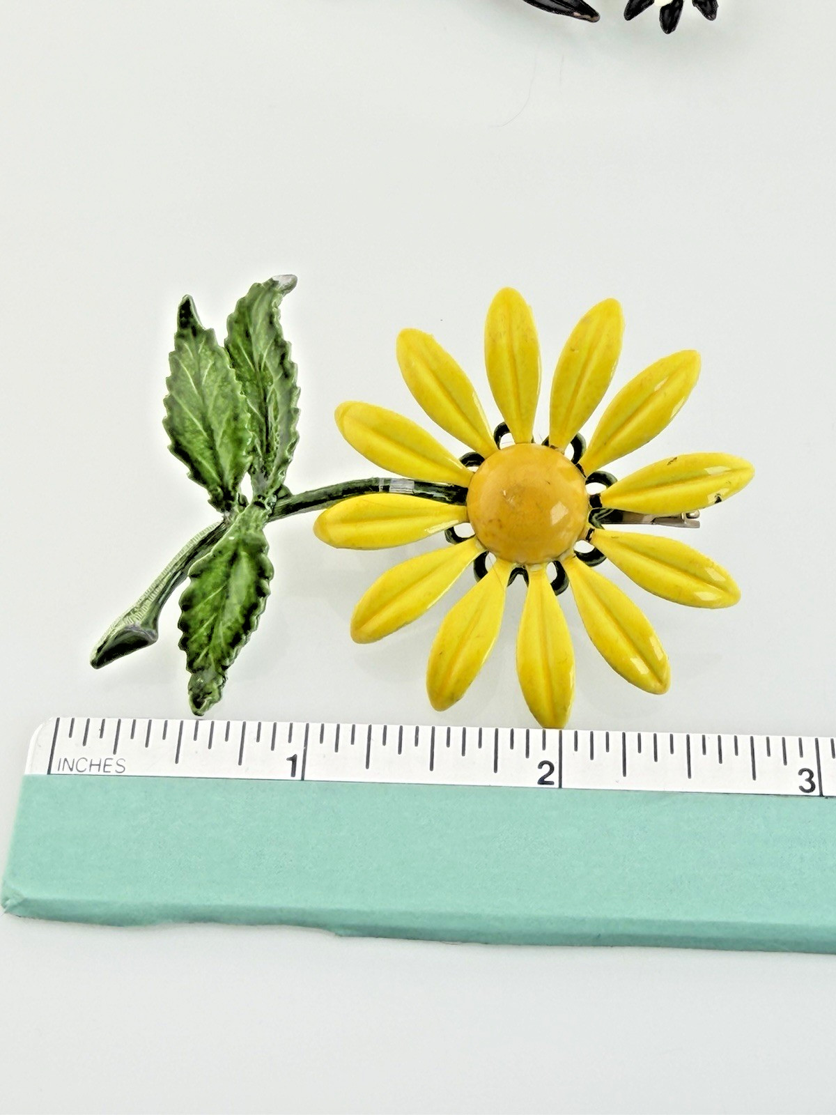 Vintage 1960s Enamel Flower Brooch Lot of 2 Black Yellow Pop Art Mod Retro Daisy