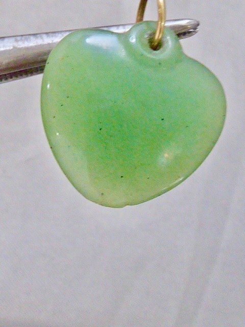 VINTAGE 14K YELLOW GOLD BAIL MINED CARVED HEART JADE PENDANT NATURAL JADE