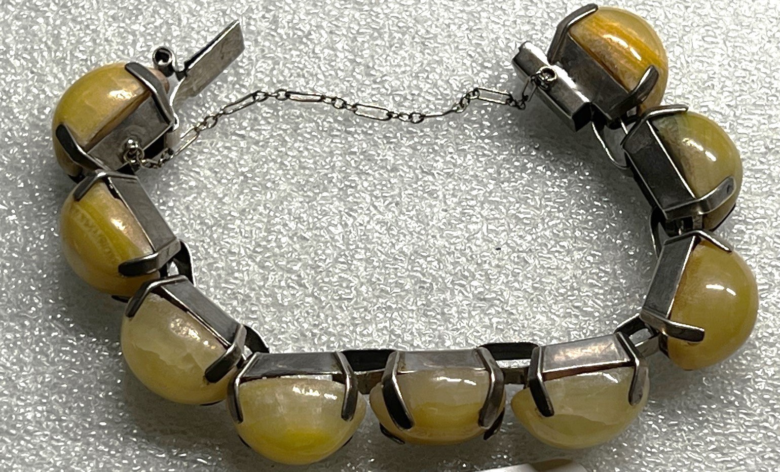 7.5″ STERLING & Stone bracelet marked: SERLING MEXICO & Artist mark – Wt. 59.37g