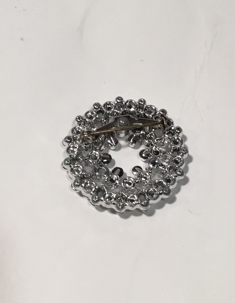 Vintage Silver Toned Sparkling Brooch 1 1/2 Inch Round Unsigned Very Reflective