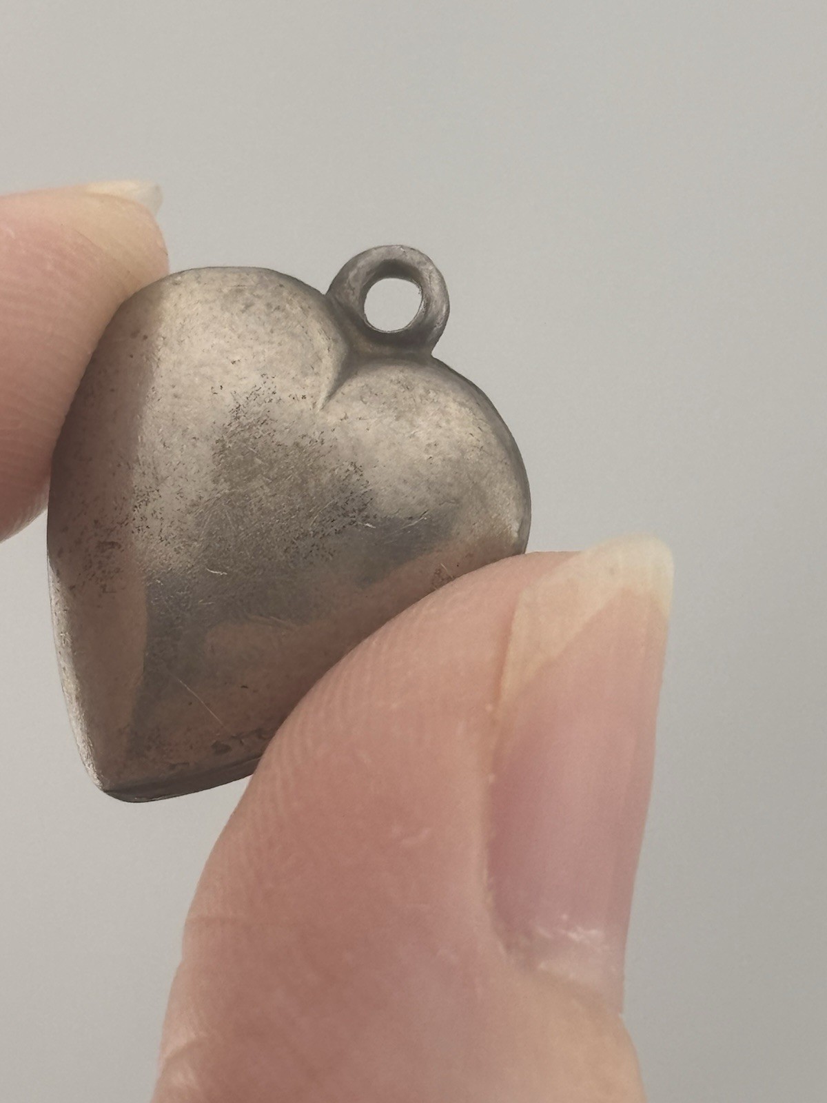 Vtg Single Sterling Silver Puff Heart Charm One Side Etched No Jump Ring 11/16″