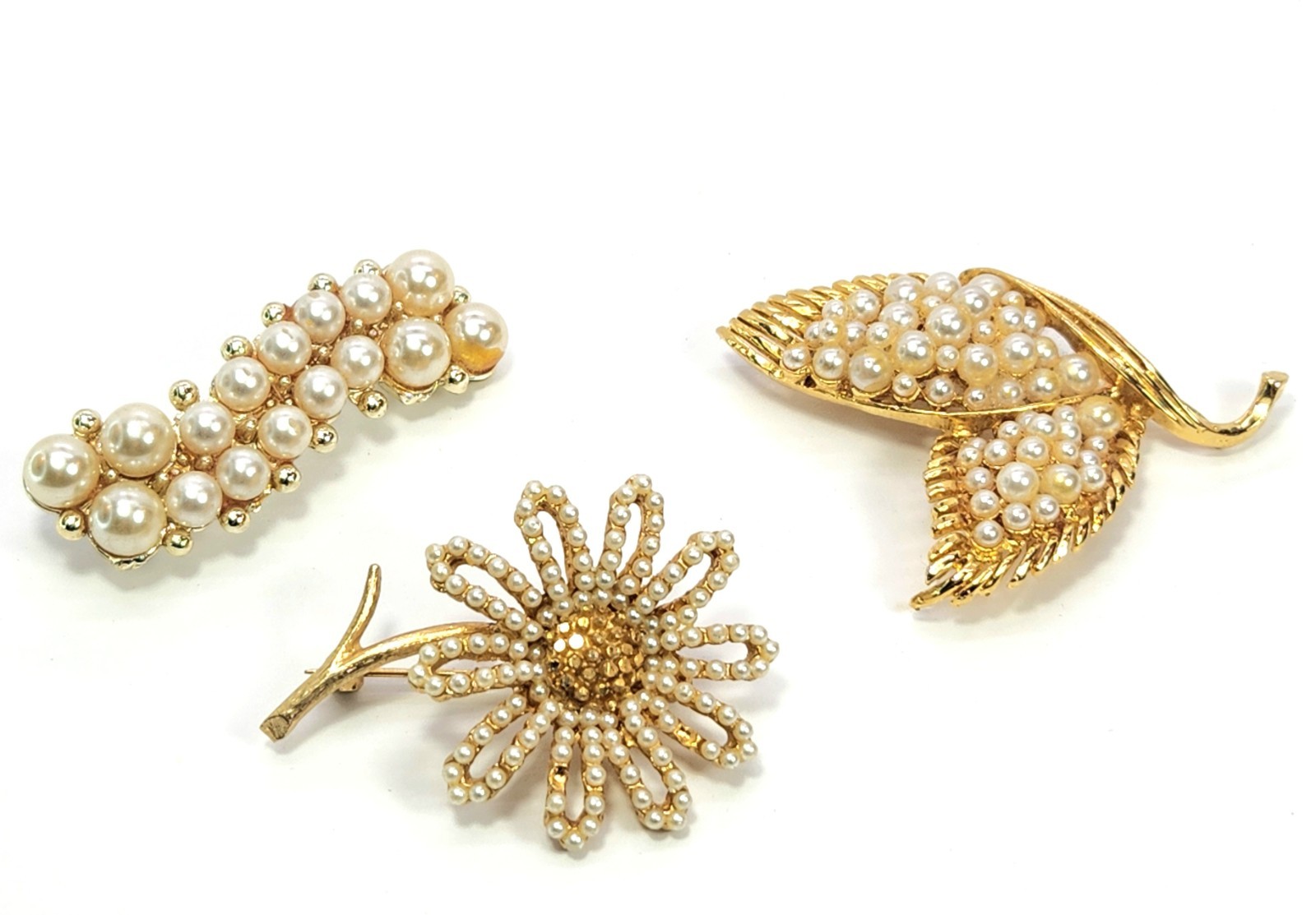 Vintage Brooch Lot Gold Tone Faux Pearls 3 brooches 2-2.5 Inches