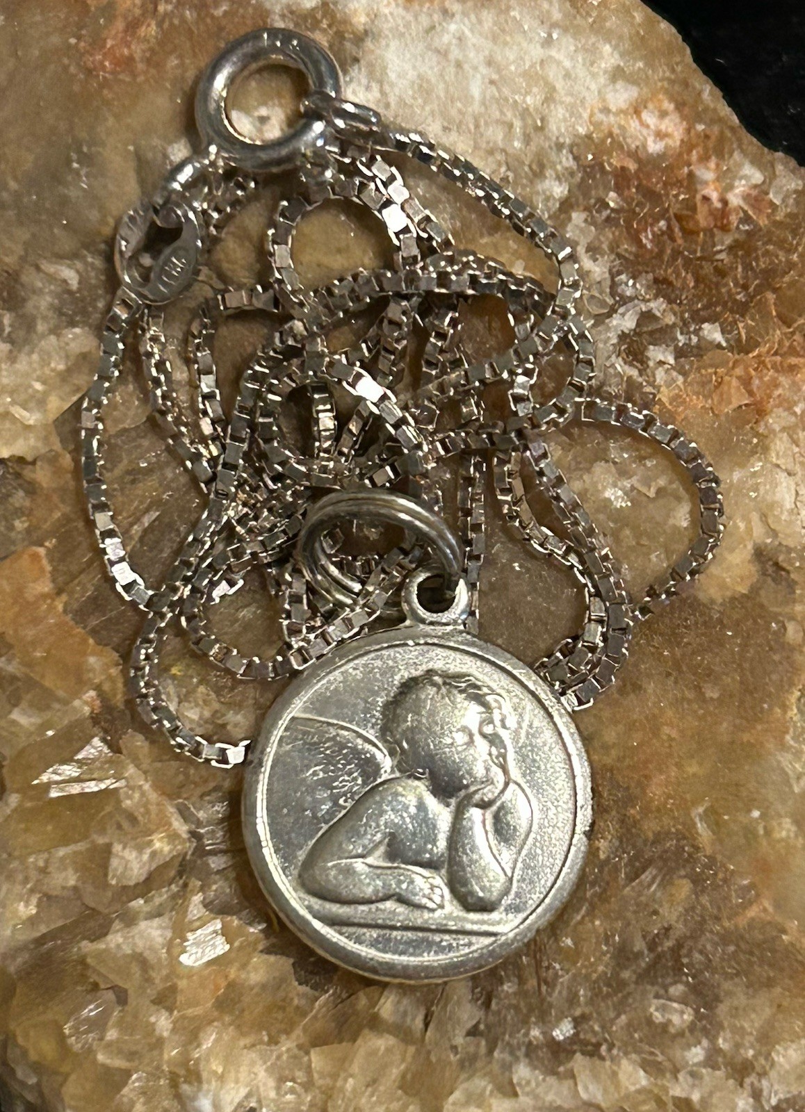 Sterling Silver Guardian Cherub Angel Pendant With Box Chain 16” 3.8 G