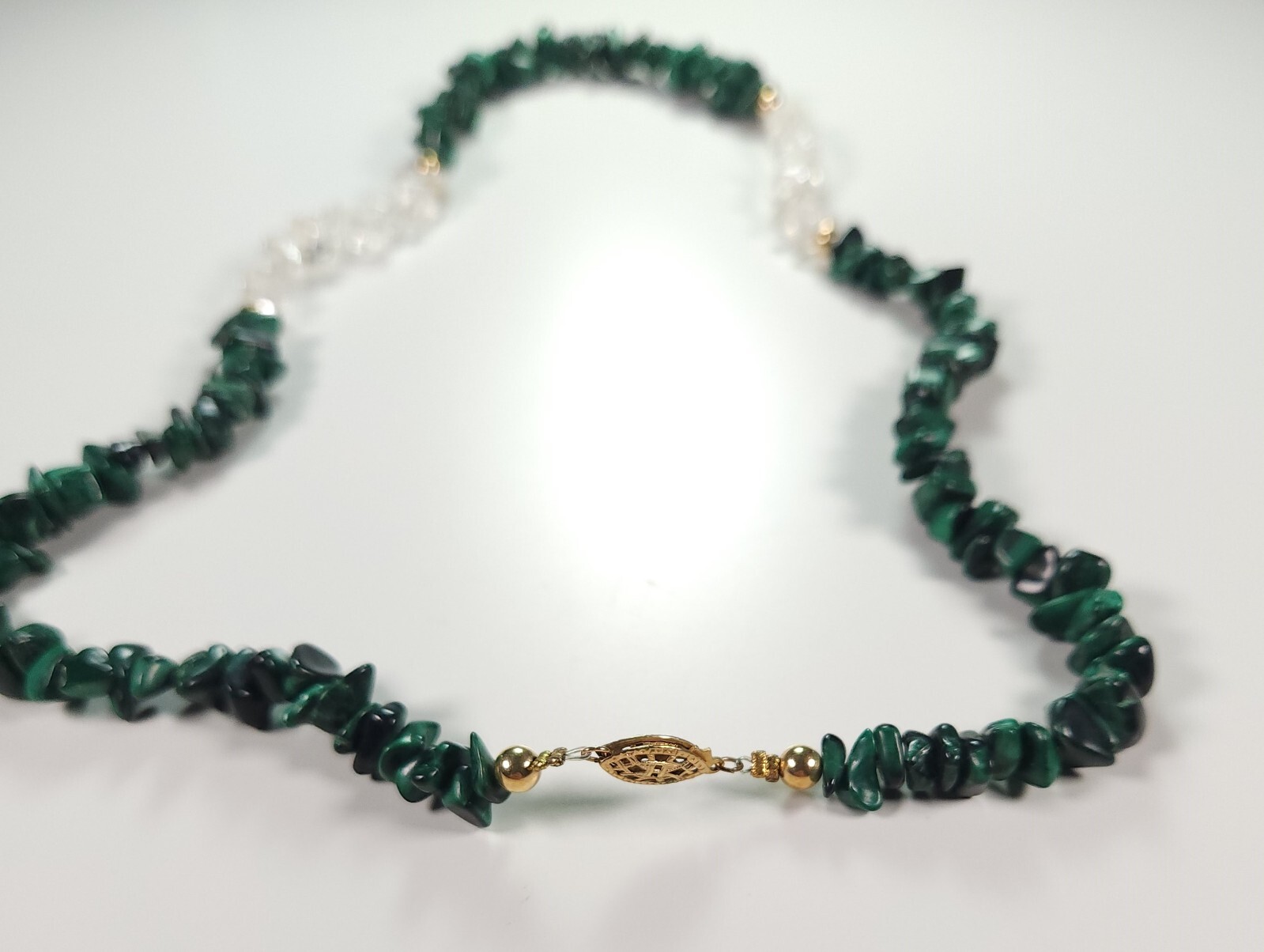 Vintage Dark Green and Clear Chipped Rock Bead Beaded Necklace Gold Accent