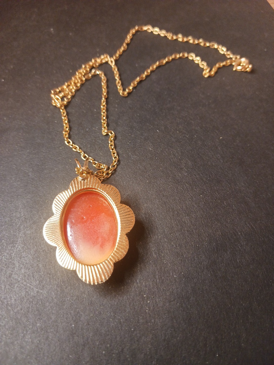 Rare Vintage 18″ Gold Tone, Cameo, Ivory and Salmon Color, Pendant Necklace