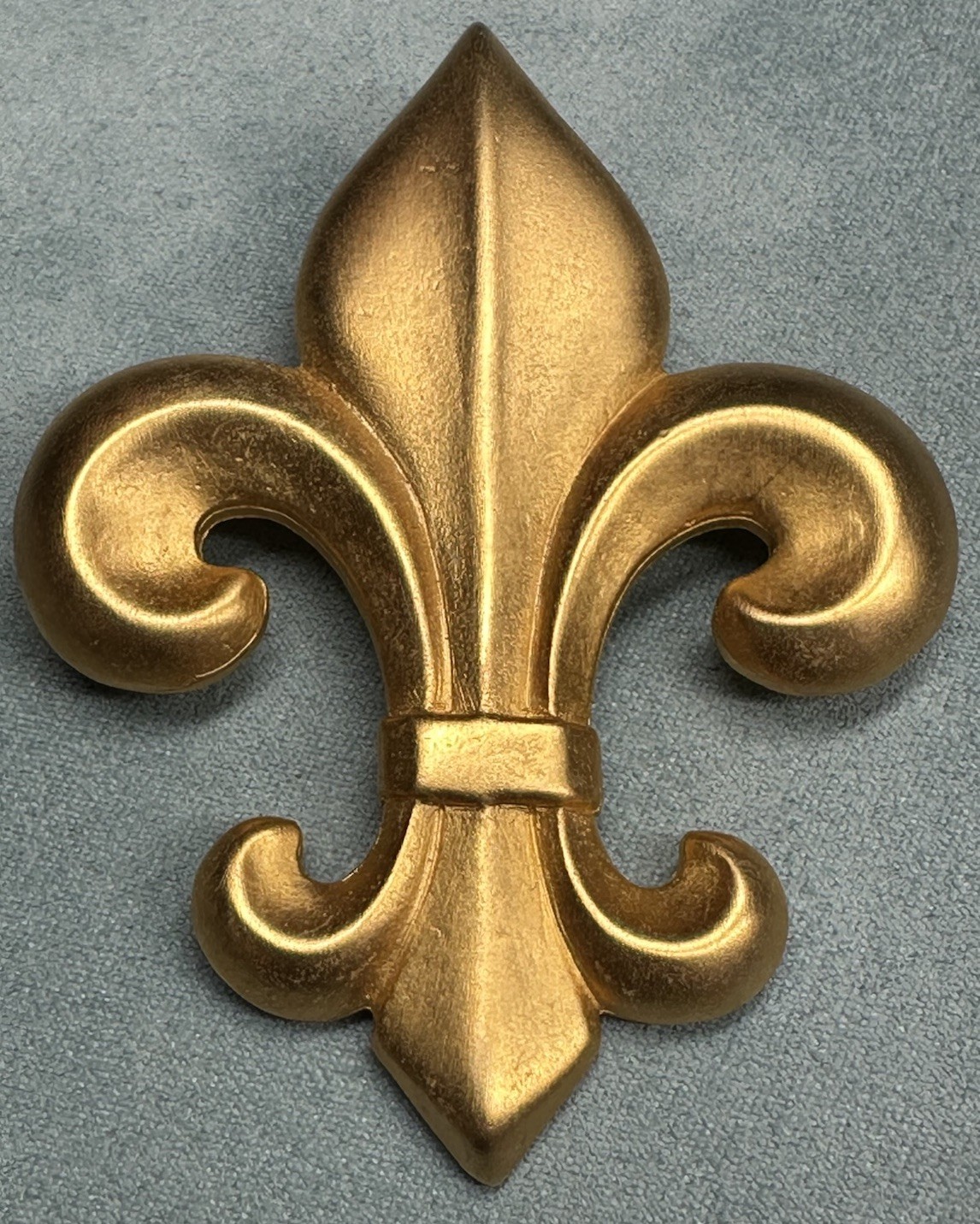 Vintage 1980’s Matte Gold Tone Large Flour De Lis Brooch Pin